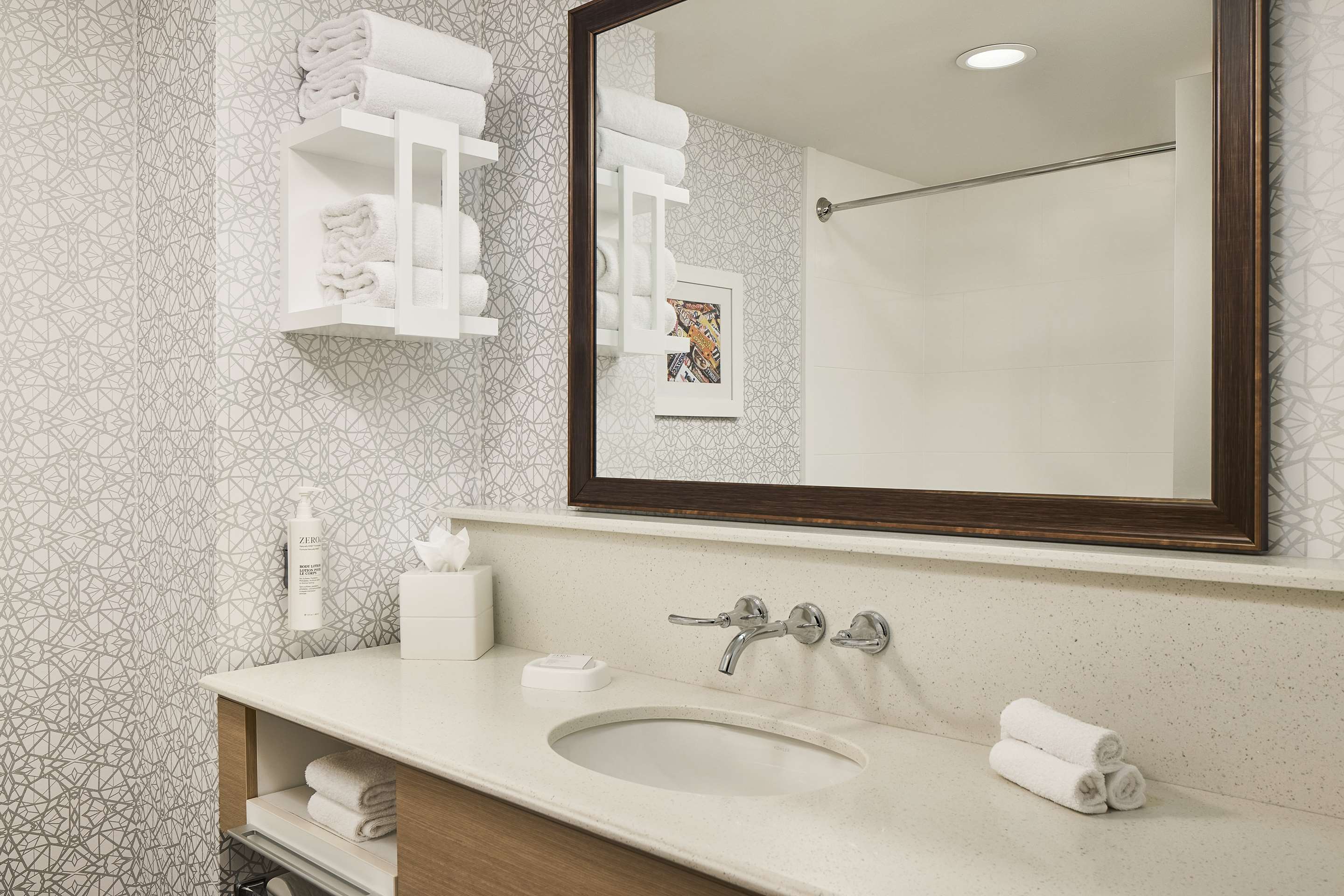 Guest room bath