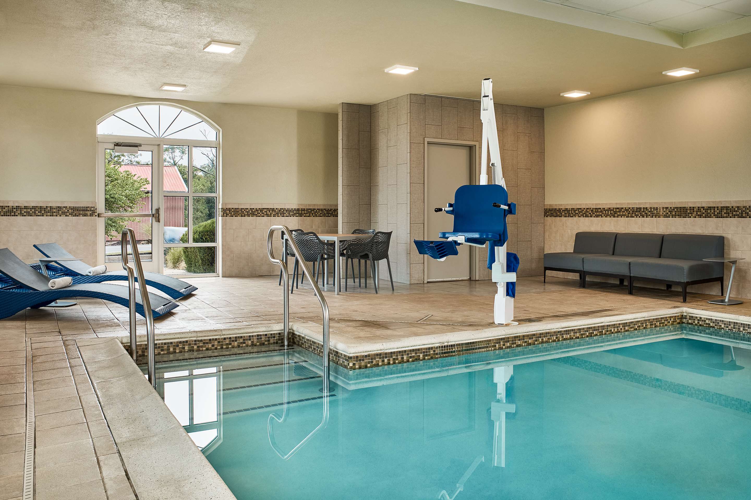 Pool | Hampton Inn & Suites Hershey Near The Park