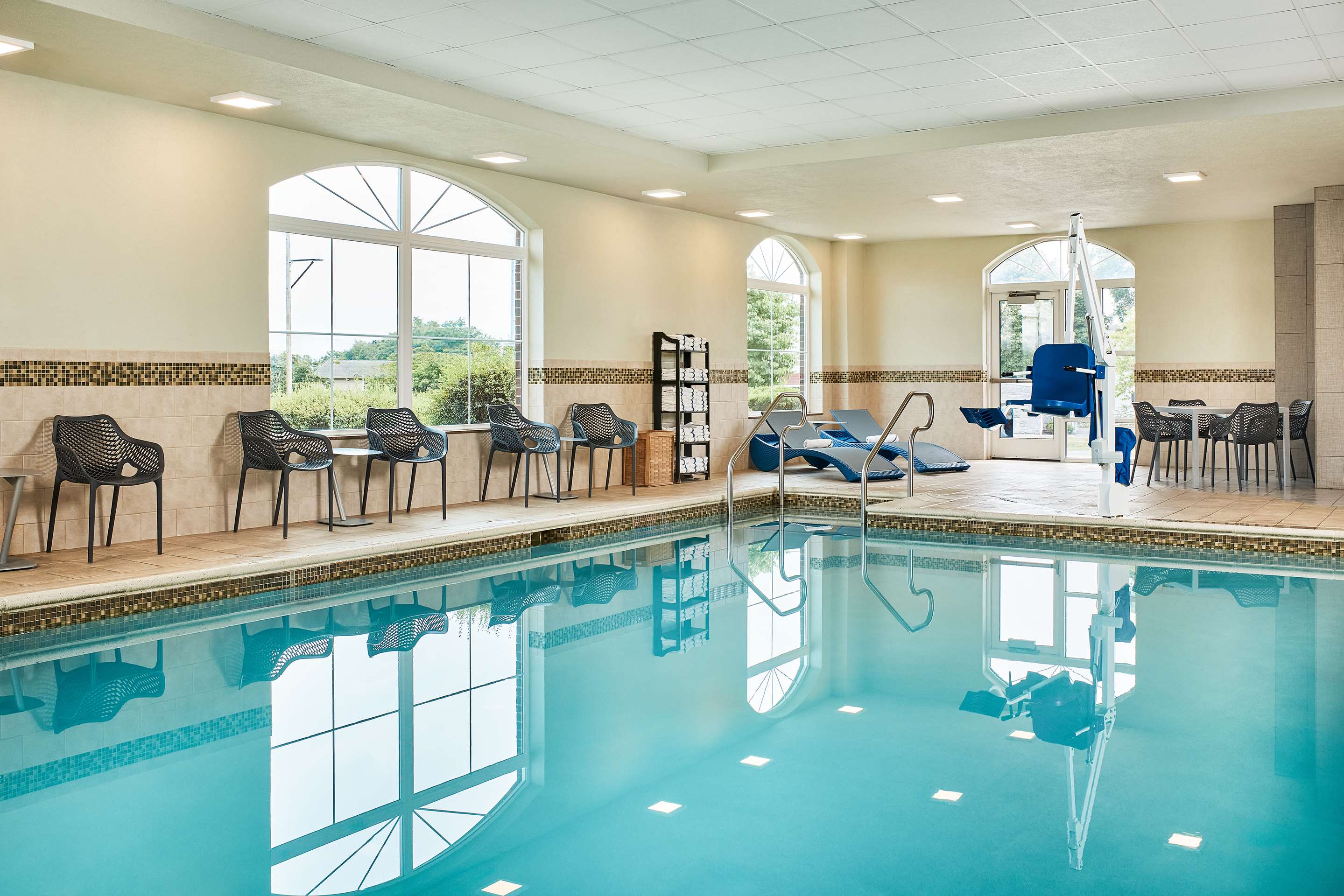 Pool | Hampton Inn & Suites Hershey Near The Park