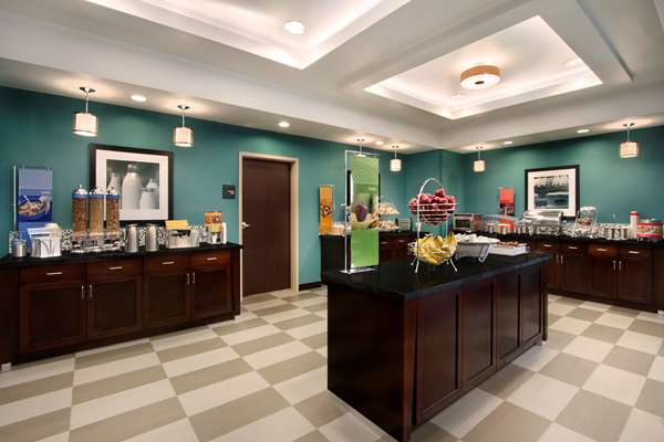 Restaurant - Hampton Inn & Suites South York