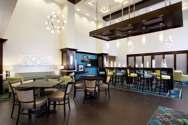 Restaurant - Hampton Inn & Suites South York
