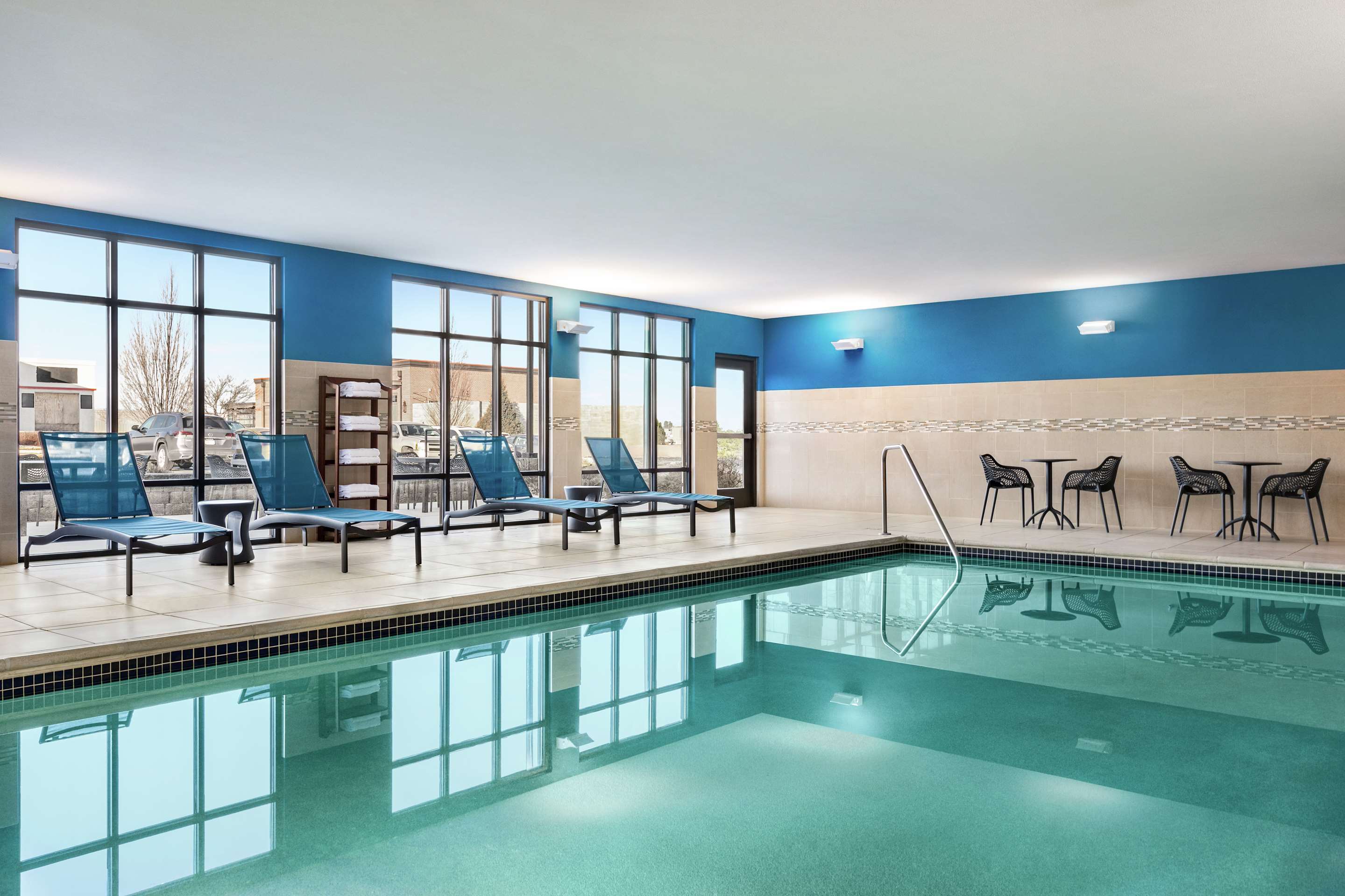 Pool | Hampton Inn & Suites York South