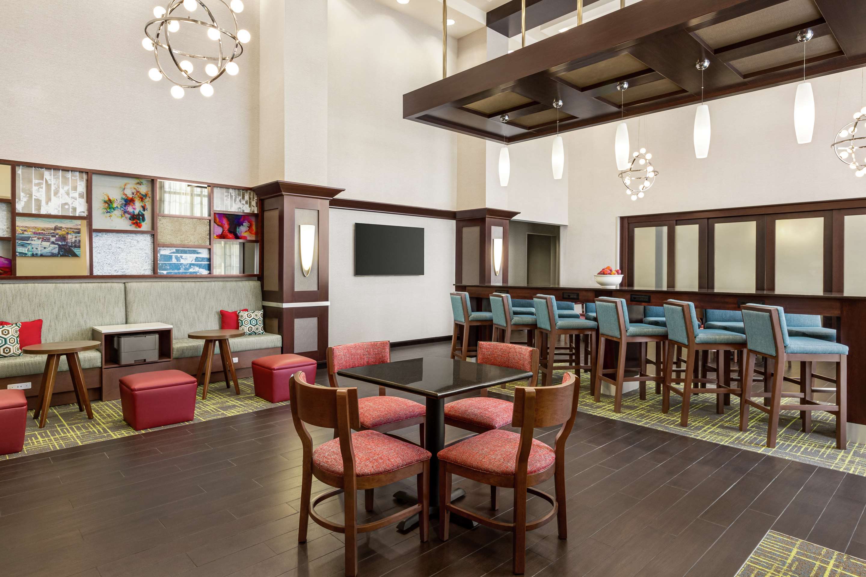 Lobby | Hampton Inn & Suites York South