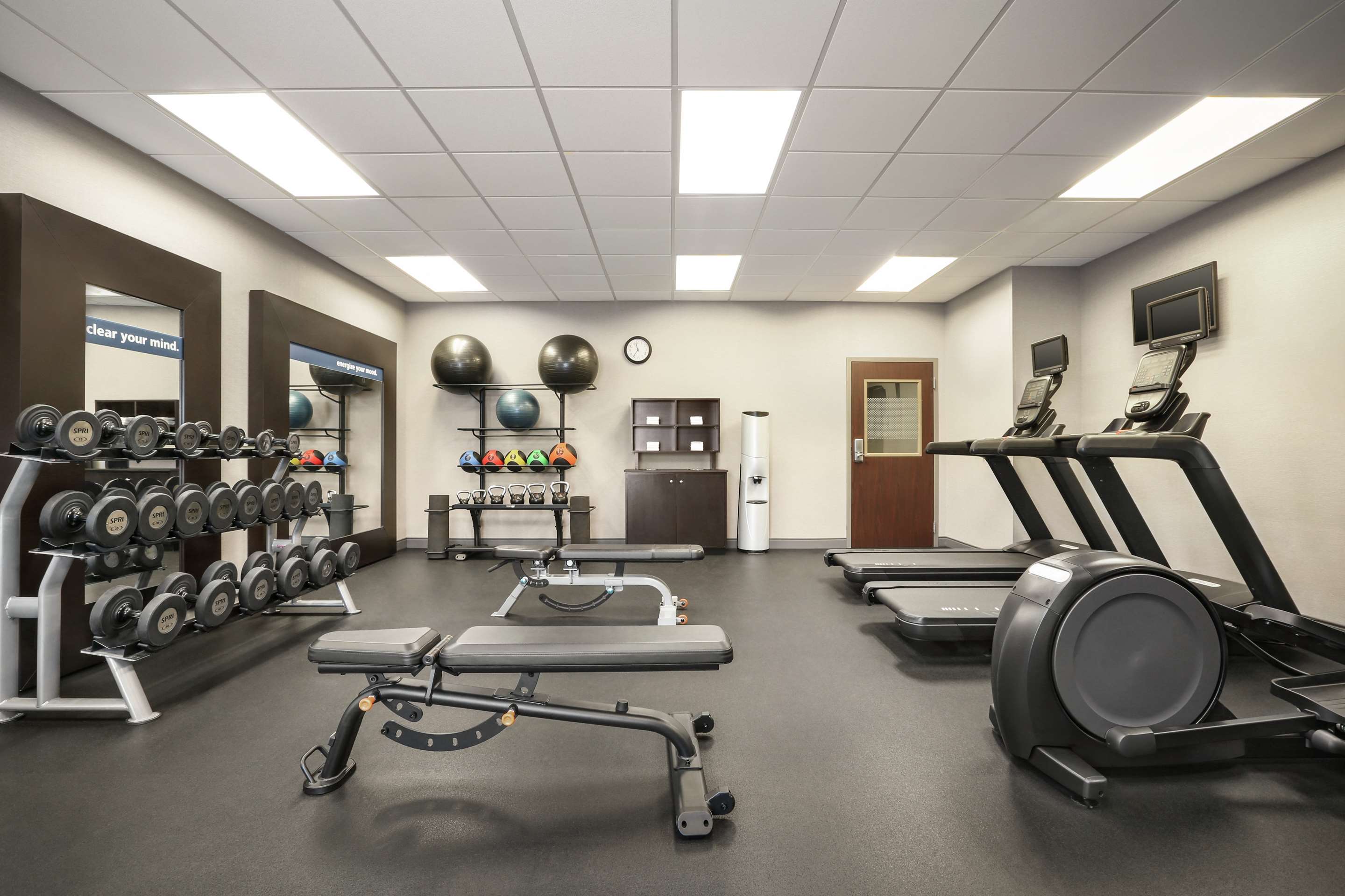 Health club fitness center gym | Hampton Inn & Suites York South