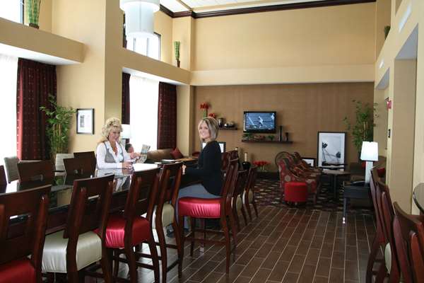 Restaurant - Hampton Inn & Suites Millington