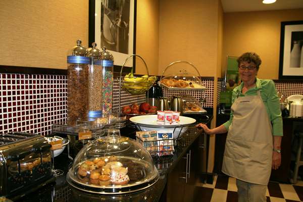 Restaurant - Hampton Inn & Suites Millington