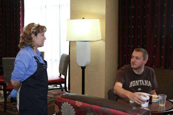 Restaurant - Hampton Inn & Suites Millington