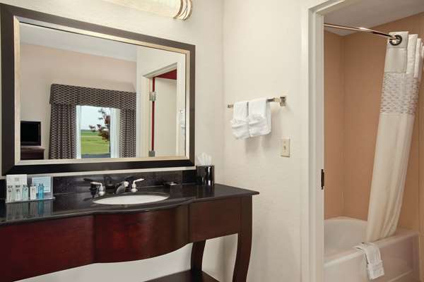  - Hampton Inn & Suites Millington