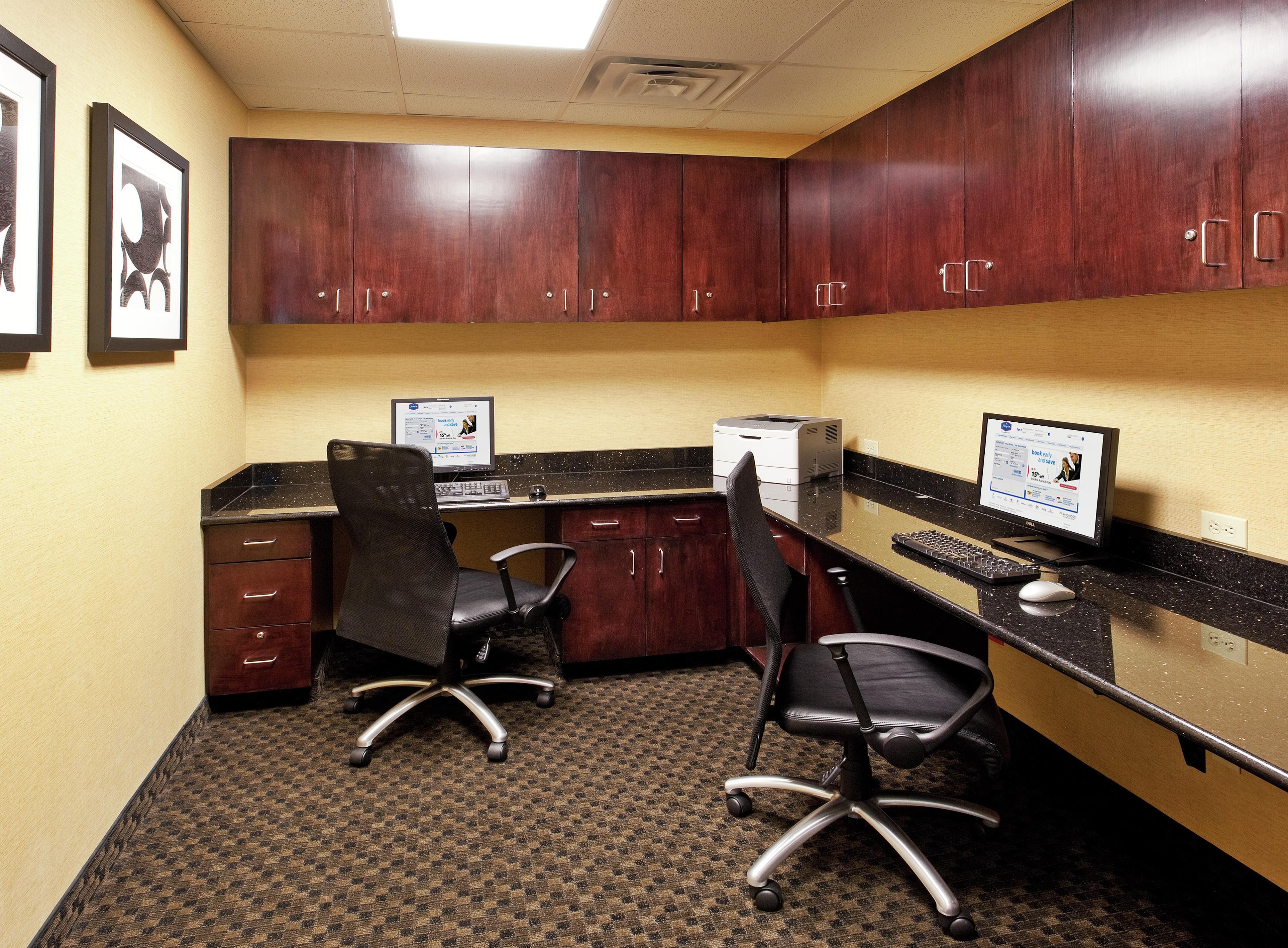 Business Center | Hampton Inn & Suites Millington