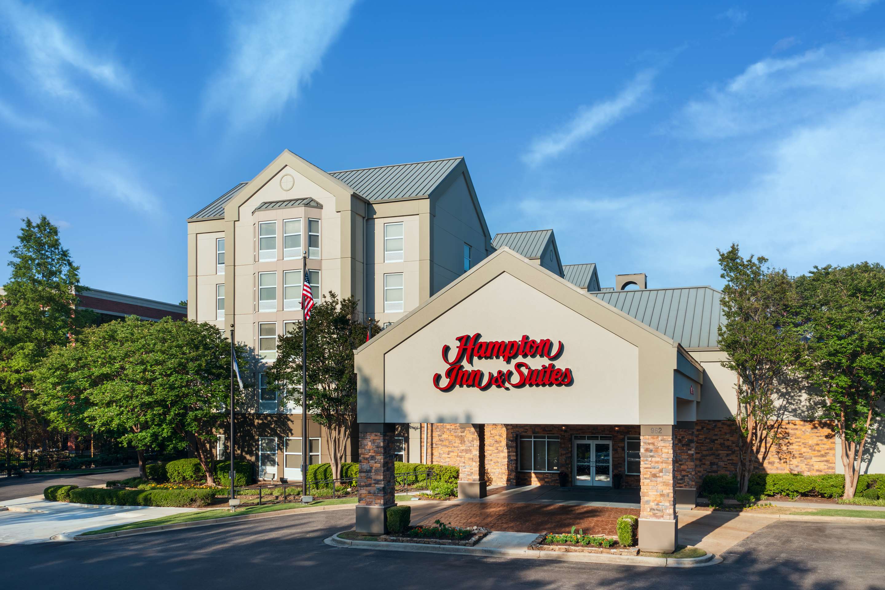 Exterior | Hampton Inn & Suites Memphis East