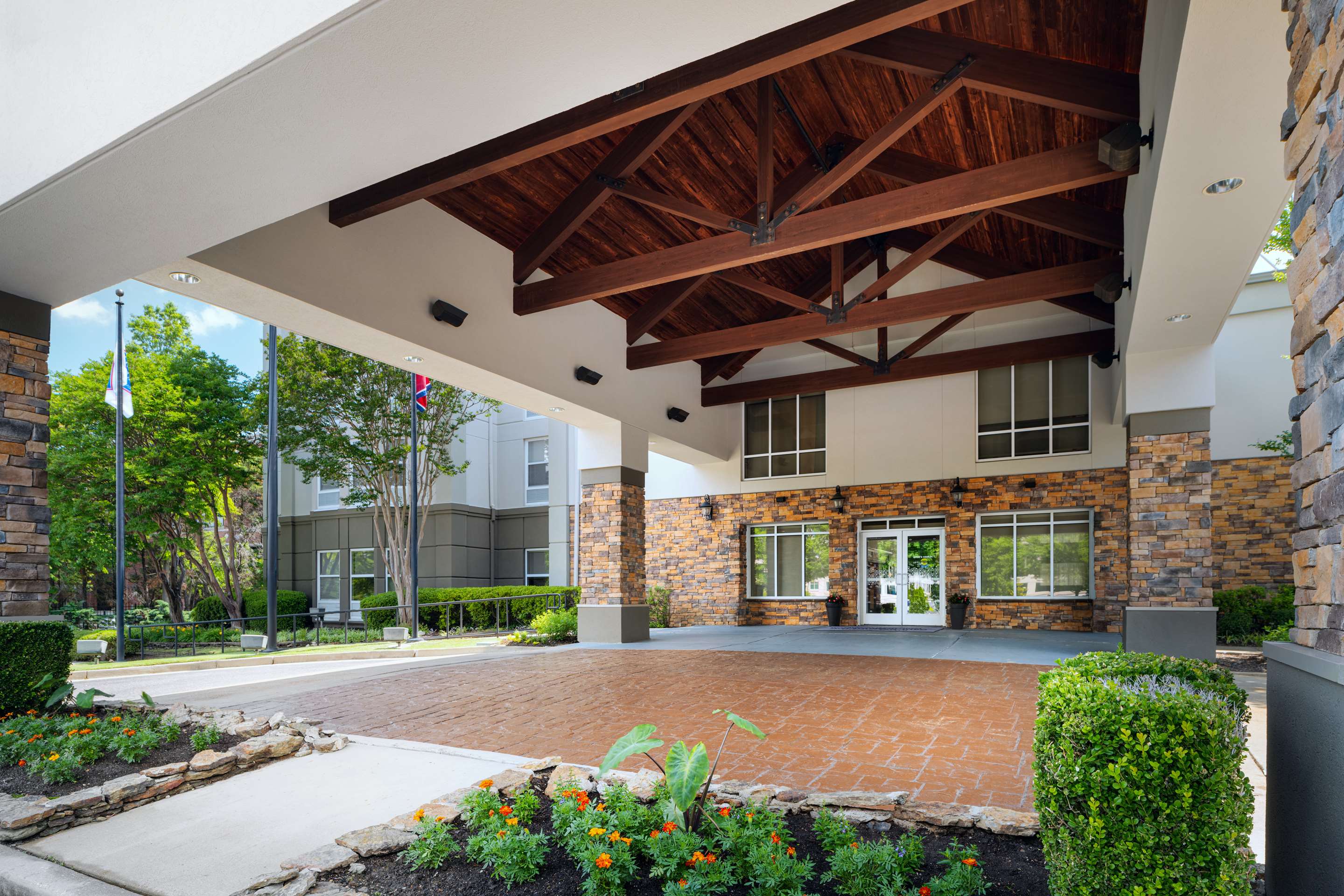 Exterior | Hampton Inn & Suites Memphis East