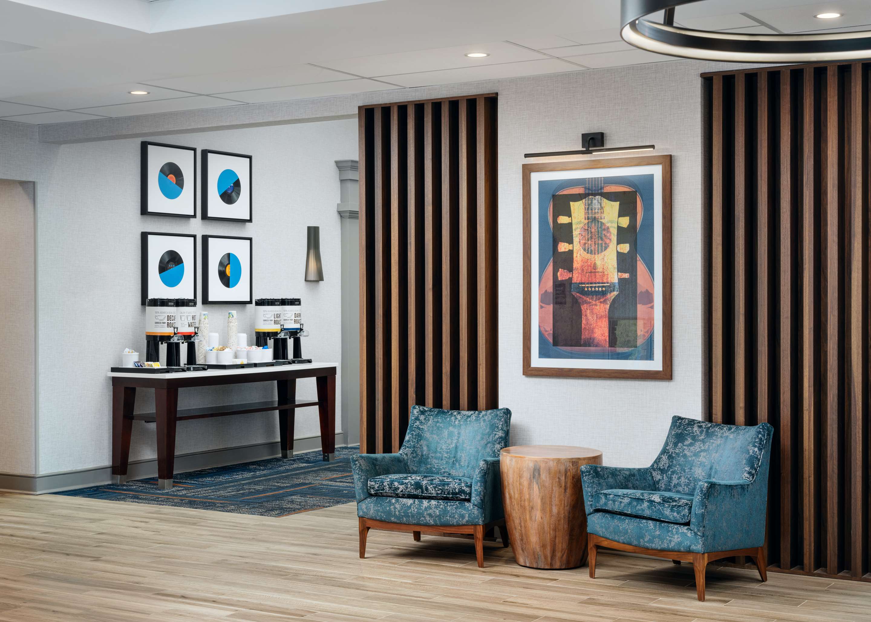 Lobby | Hampton Inn & Suites Memphis East