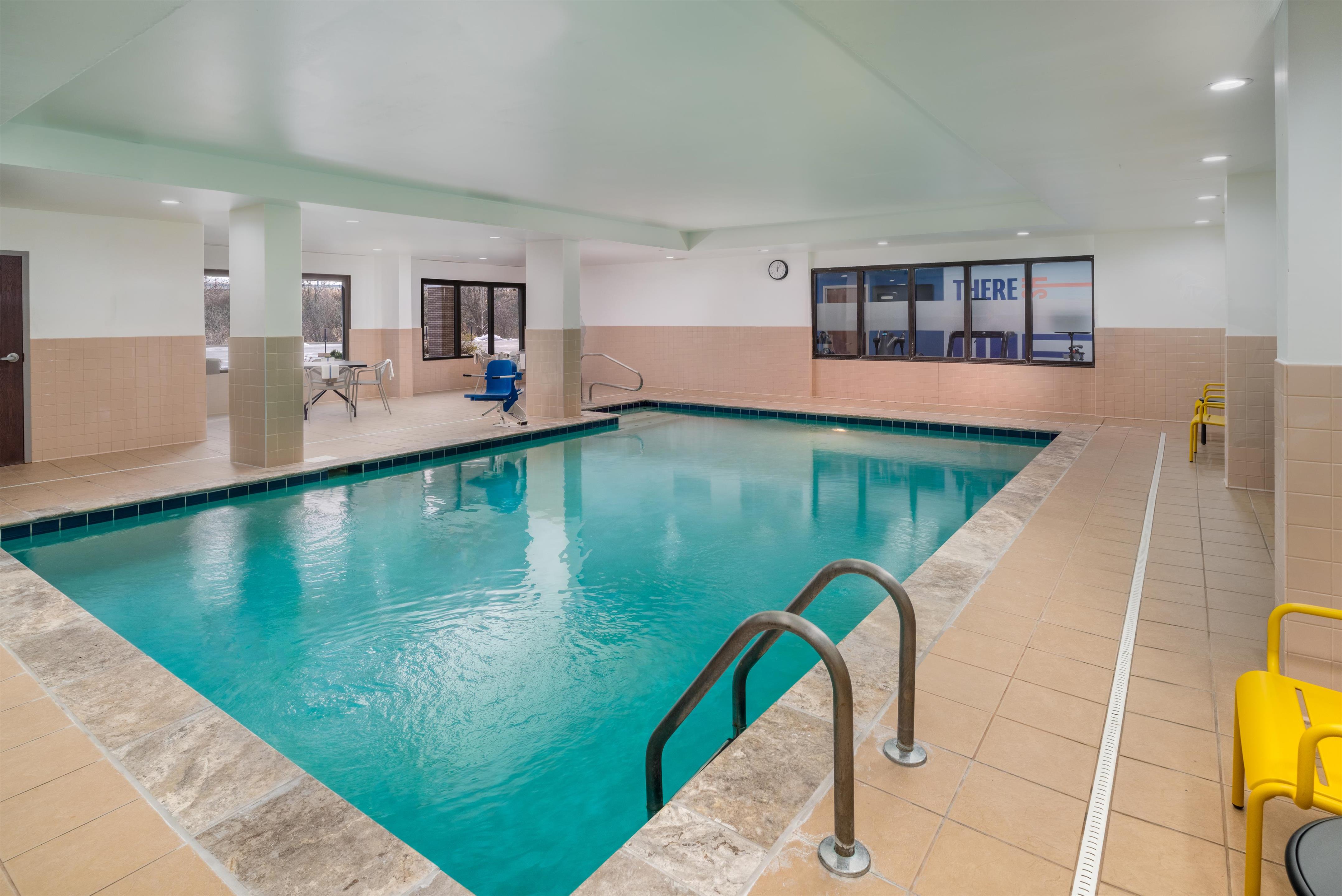 Pool | Hampton Inn Marietta