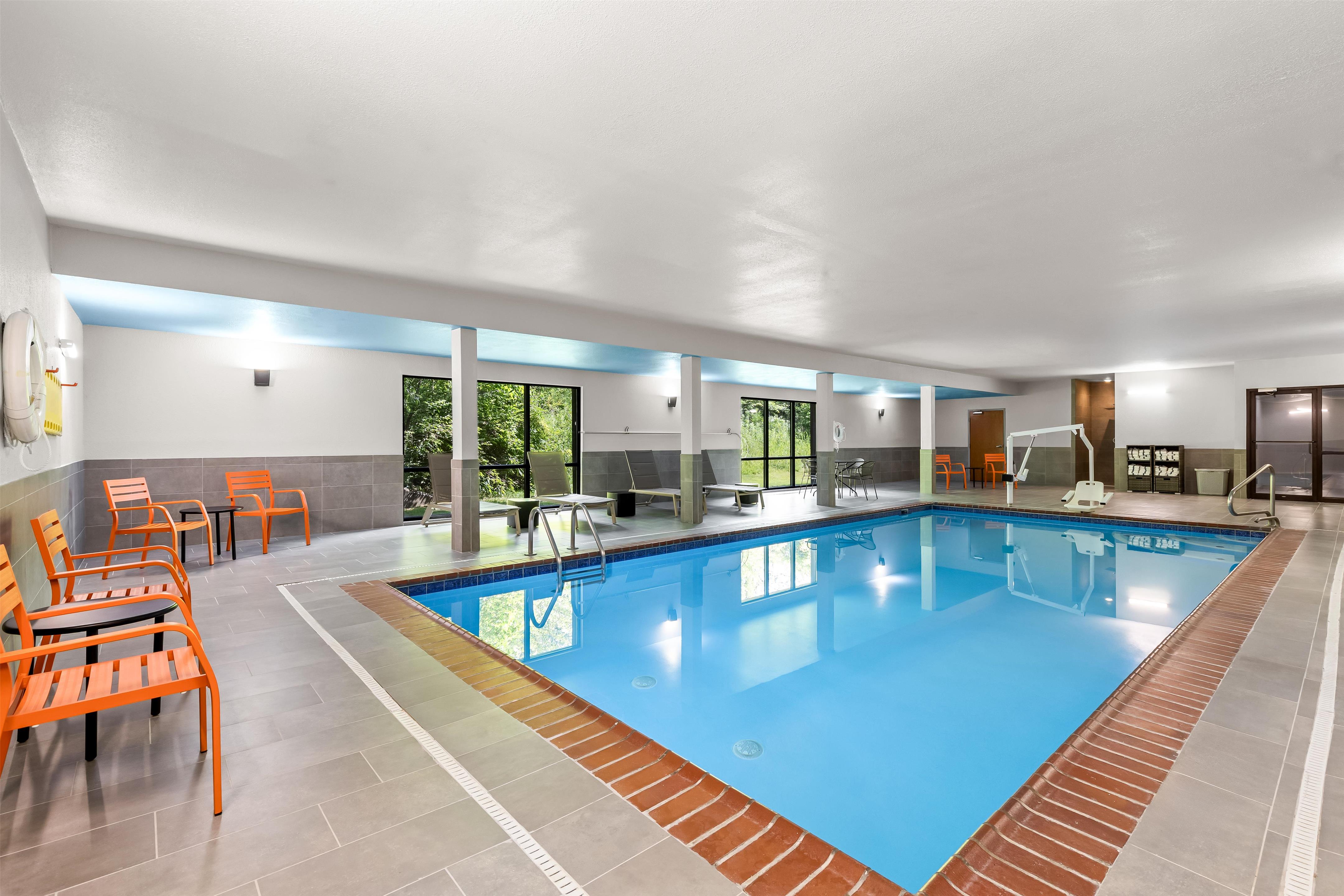 Pool | Hampton Inn & Suites Mansfield-South @ I-71