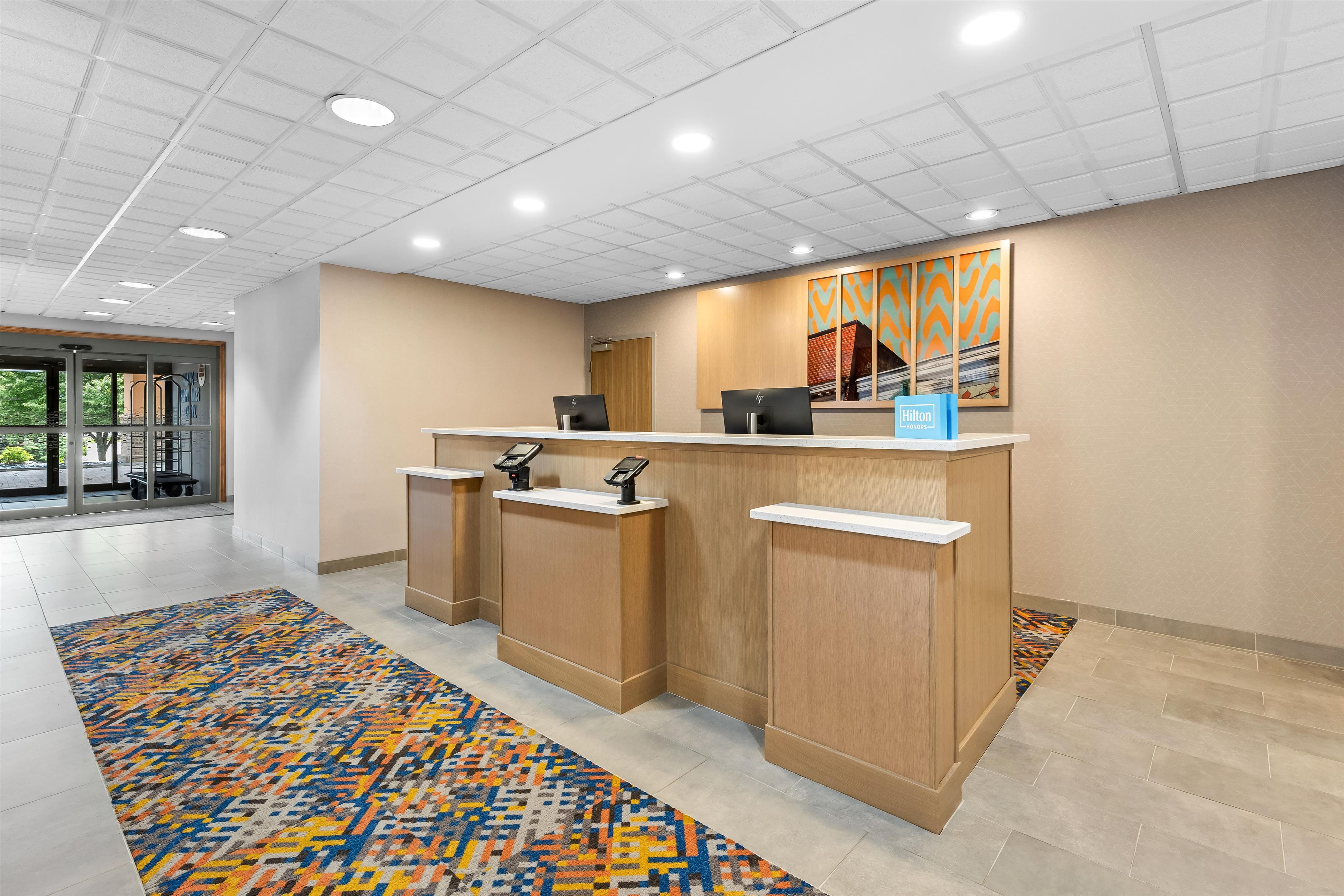Reception | Hampton Inn & Suites Mansfield-South @ I-71