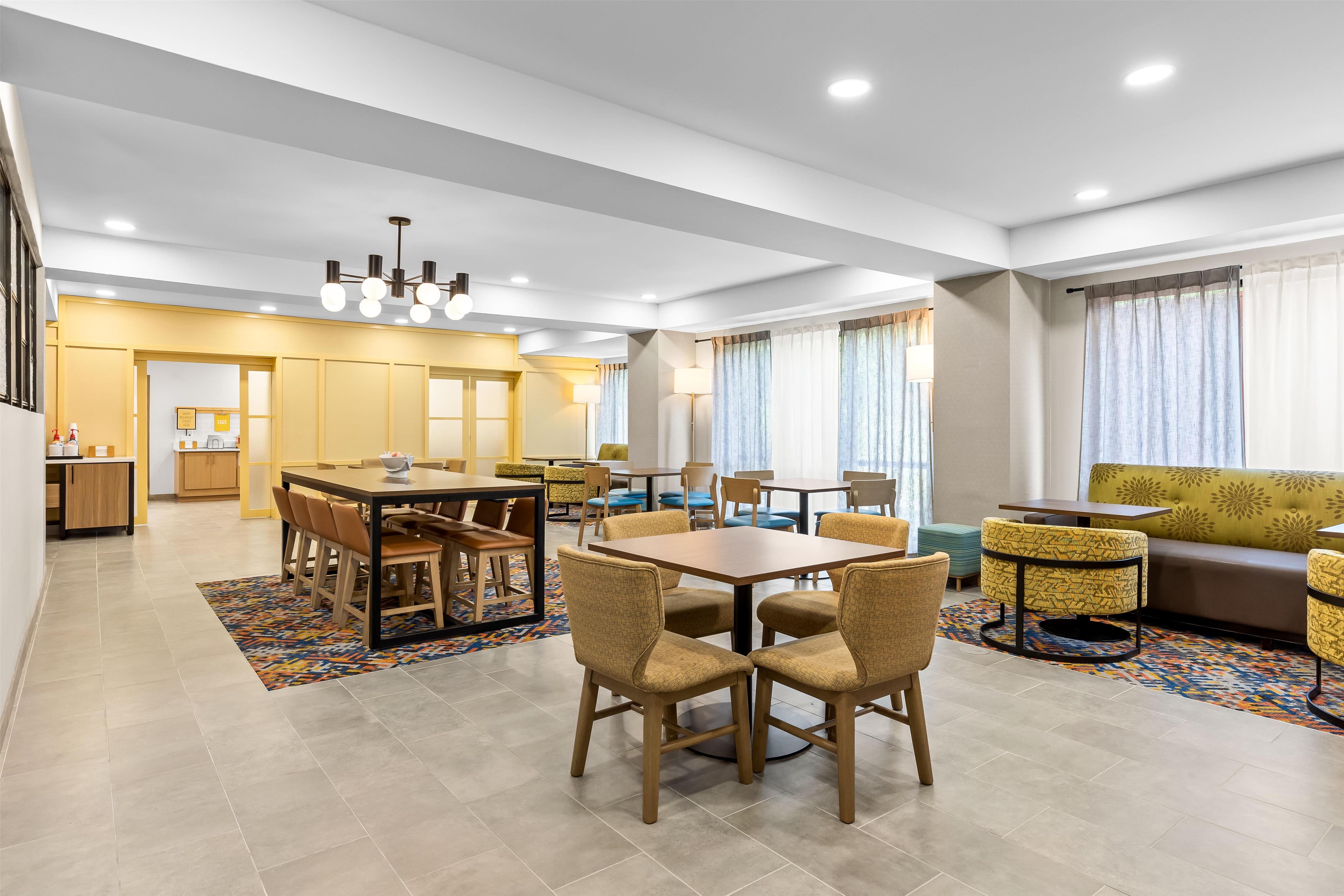 Lobby | Hampton Inn & Suites Mansfield-South @ I-71