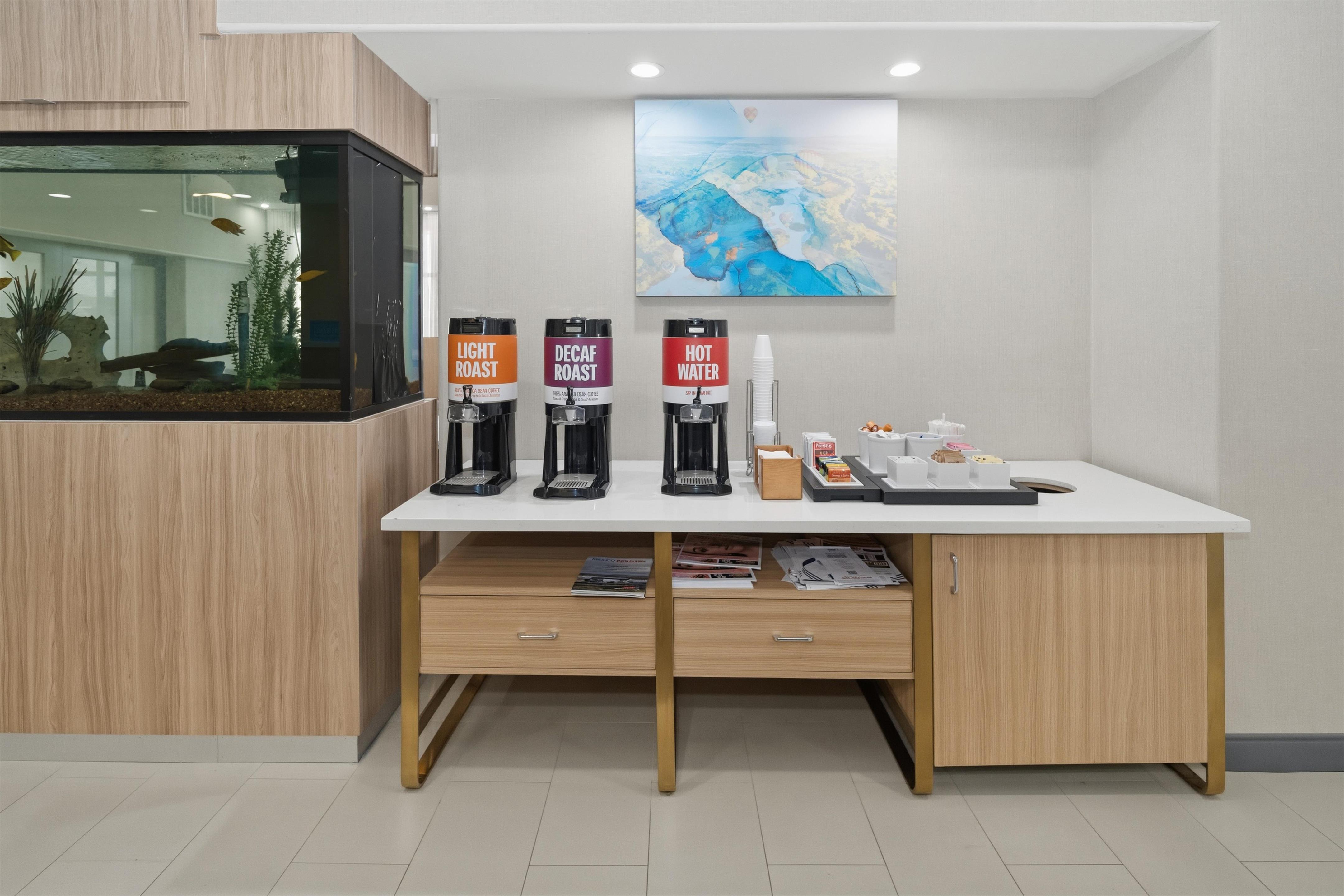 Breakfast Area | Hampton Inn & Suites Pharr