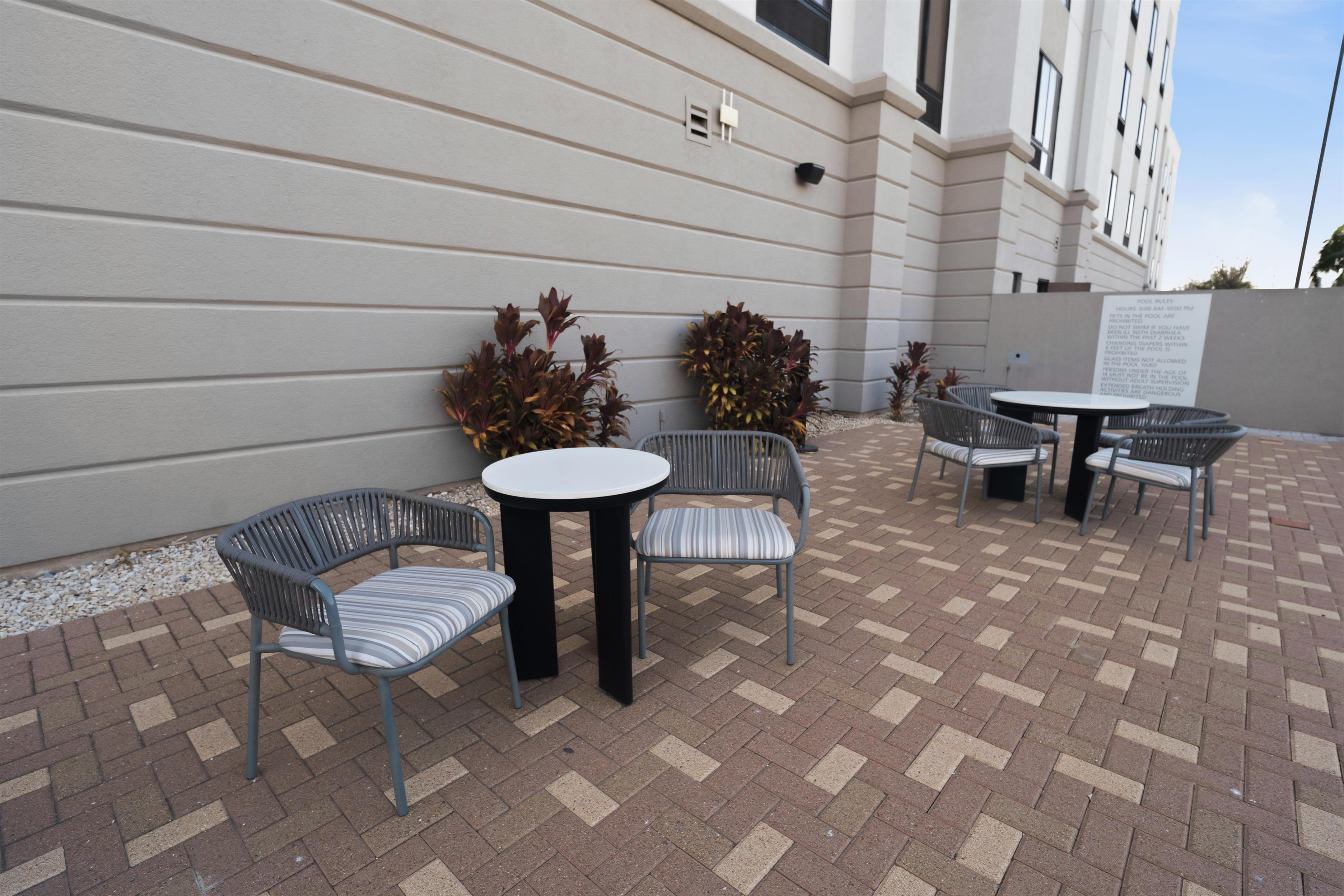 Exterior | Hampton Inn & Suites Pharr