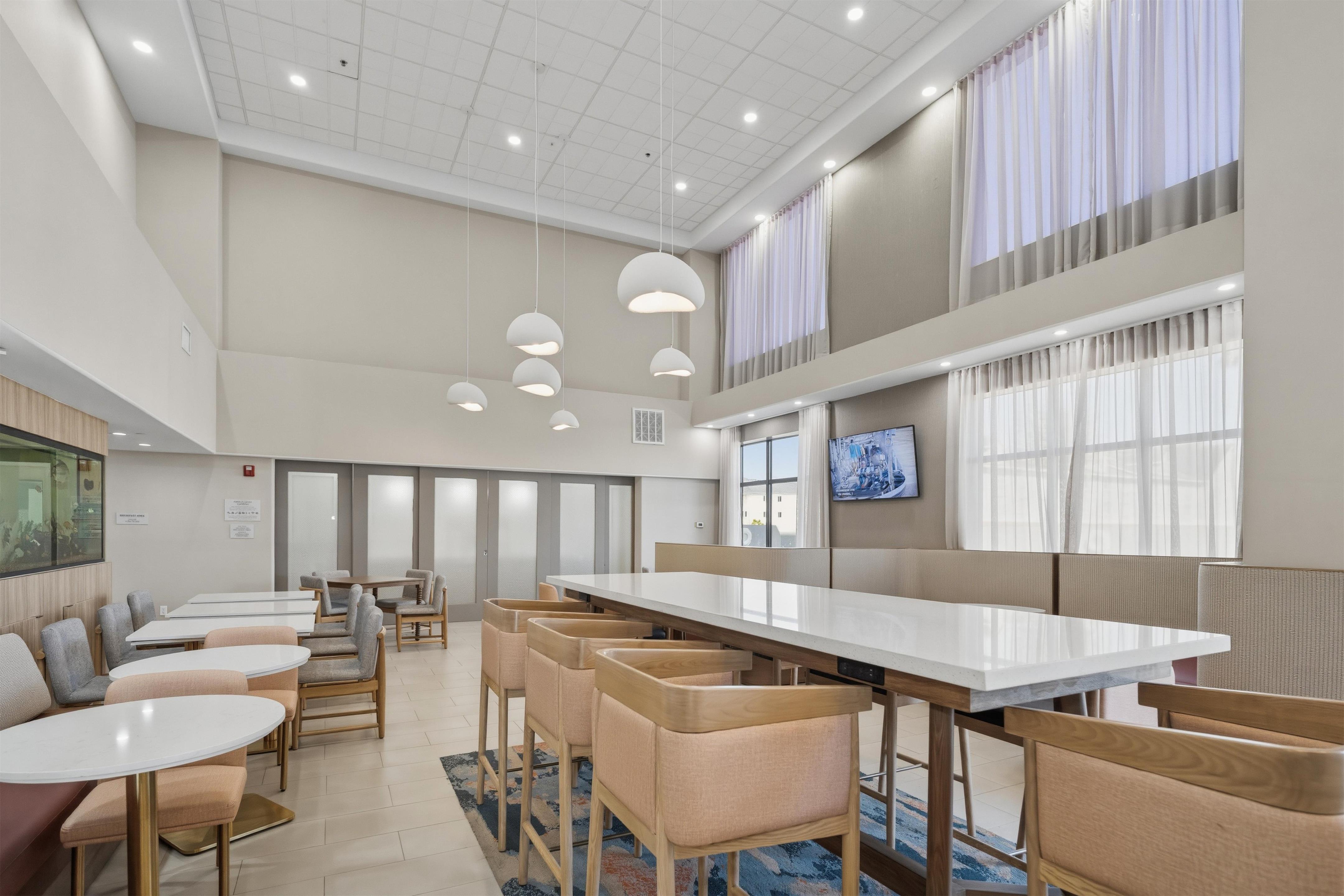 Lobby | Hampton Inn & Suites Pharr
