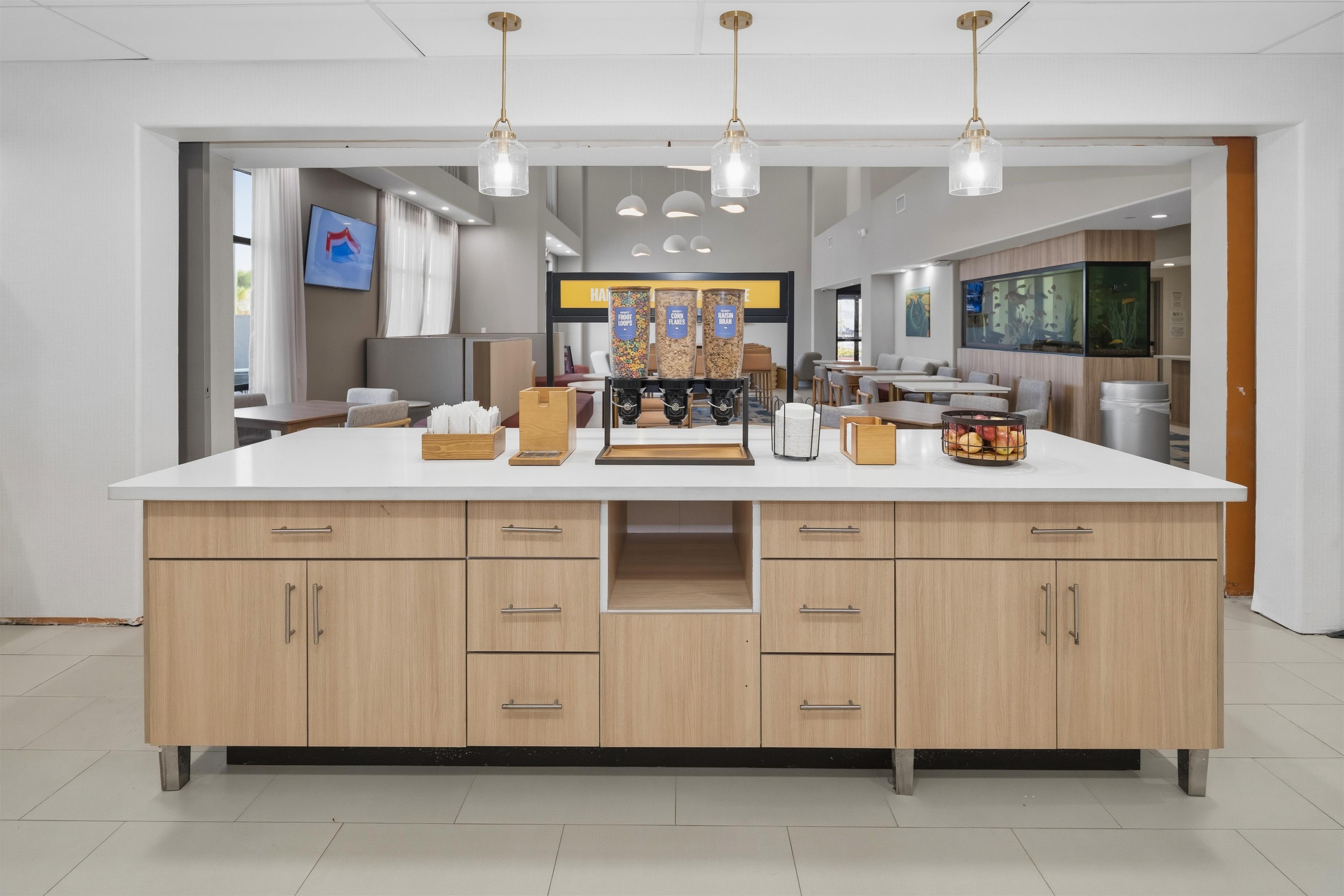 Breakfast Area | Hampton Inn & Suites Pharr