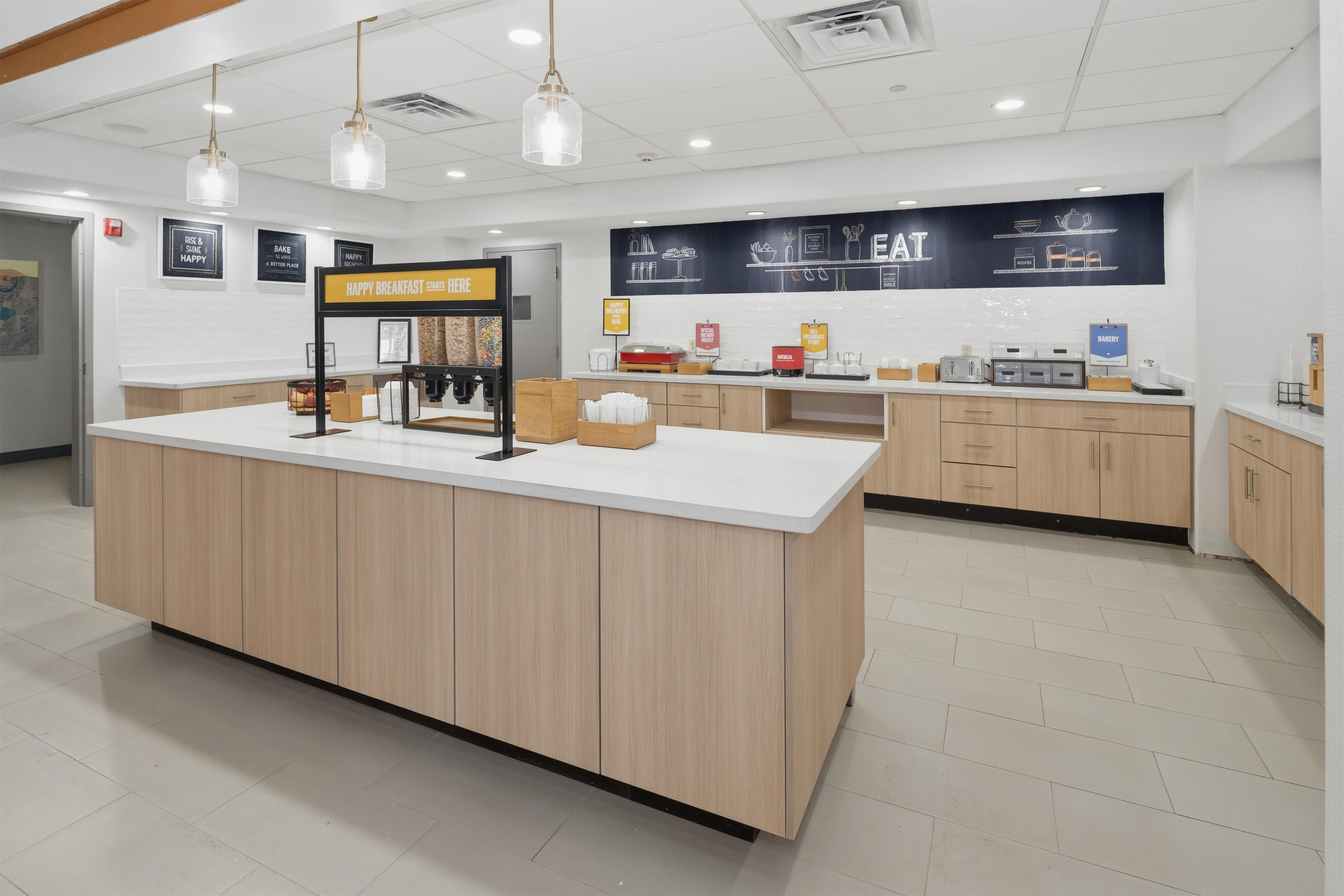Breakfast Area | Hampton Inn & Suites Pharr