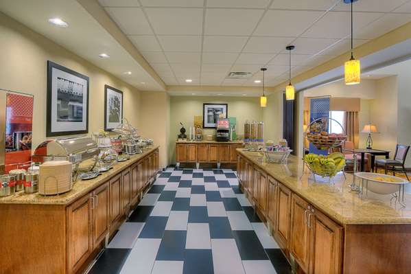 Restaurant - Hampton Inn & Suites McAllen
