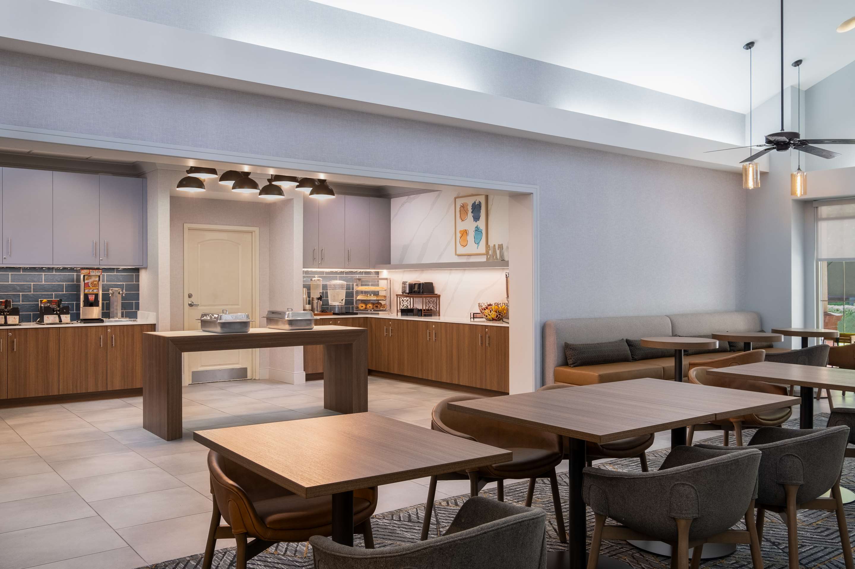 Breakfast Area | Homewood Suites Medford