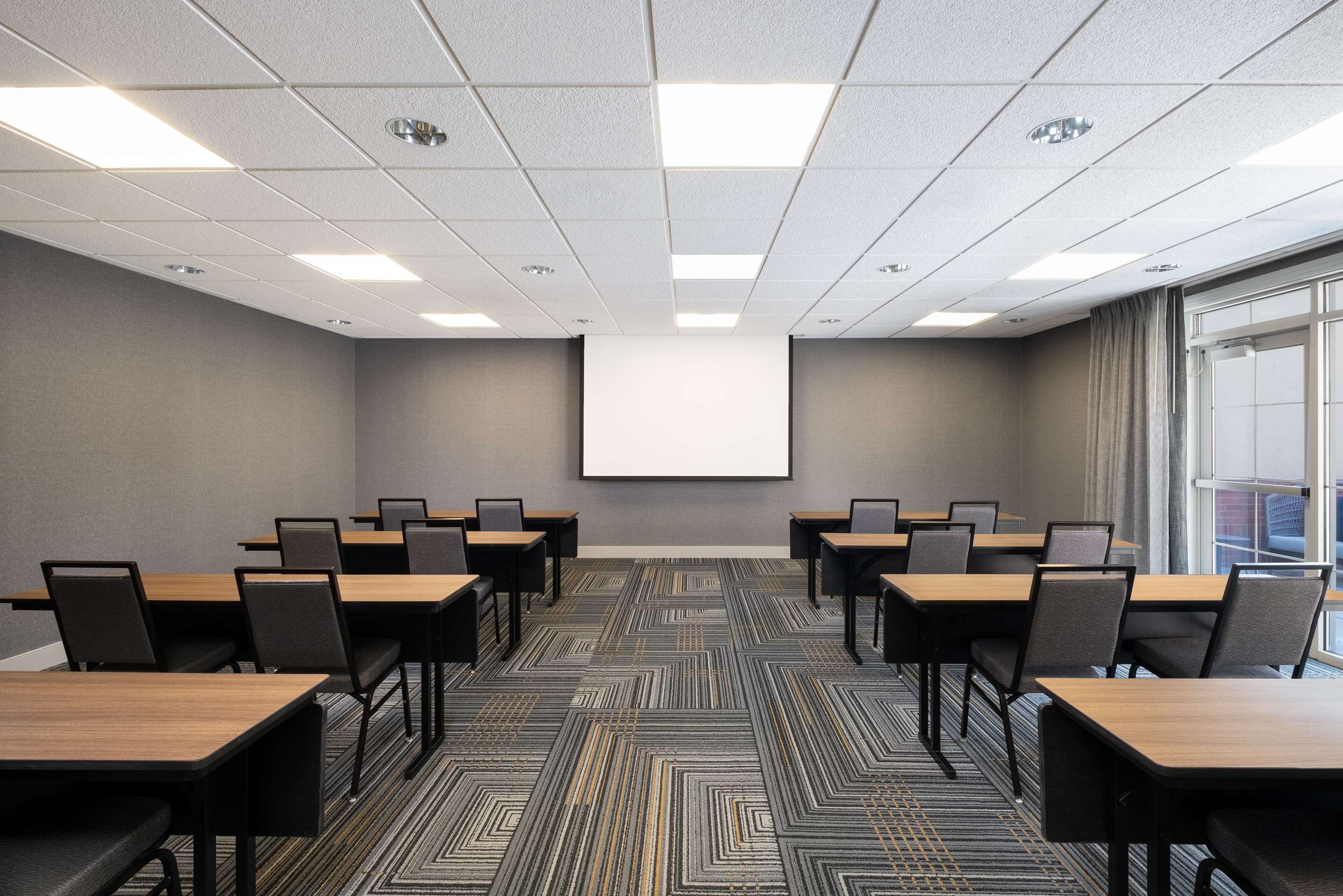 Meeting Room | Homewood Suites Medford
