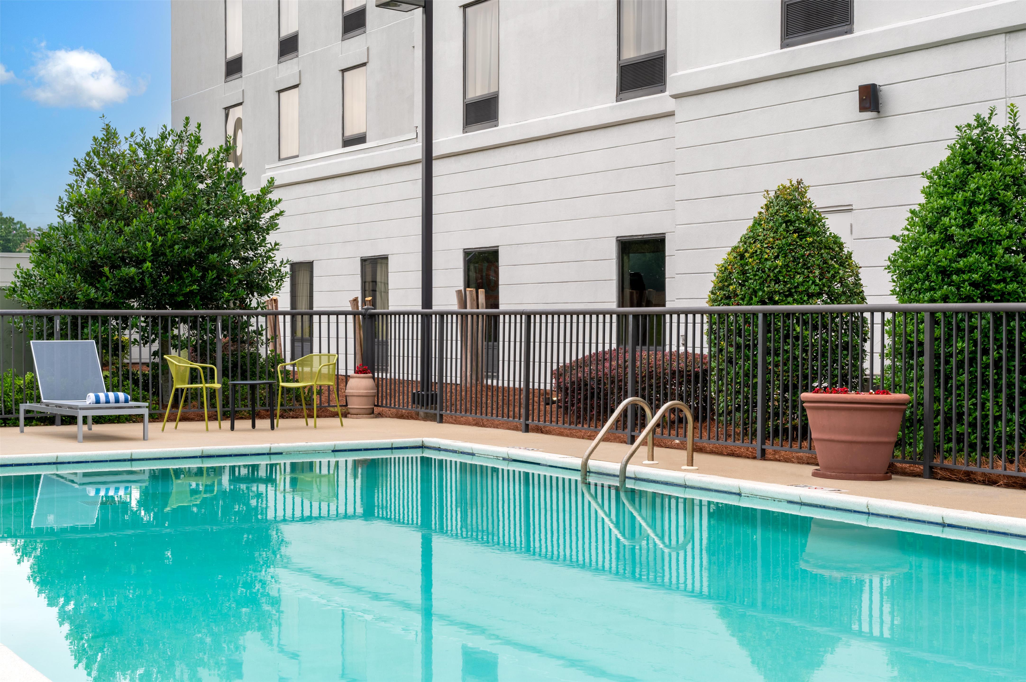 Pool | Hampton Inn & Suites Prattville