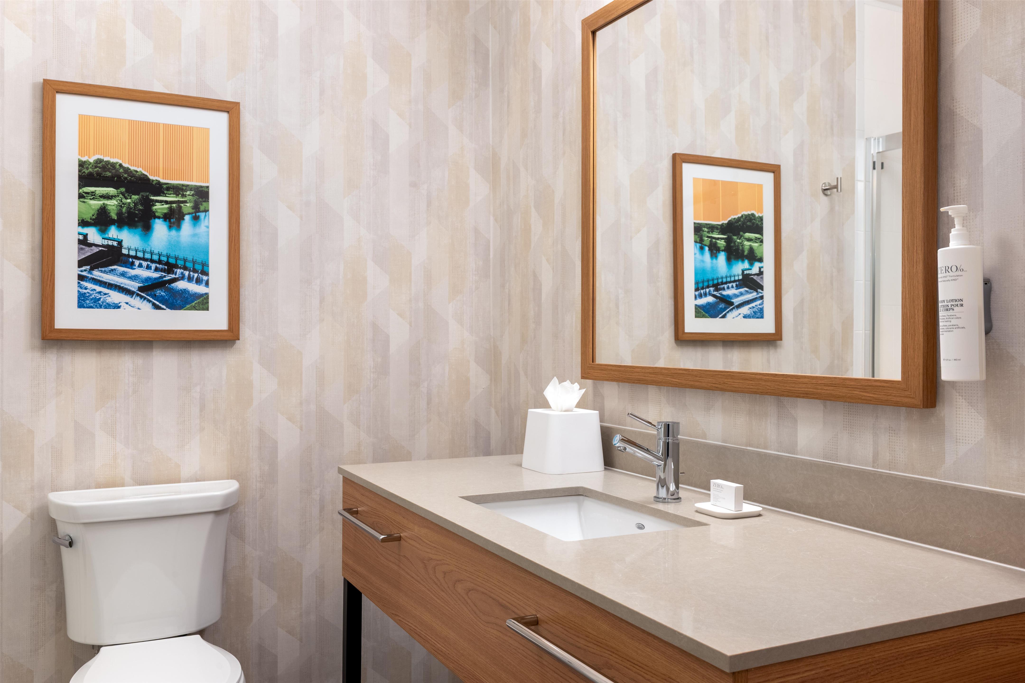 Guest room bath