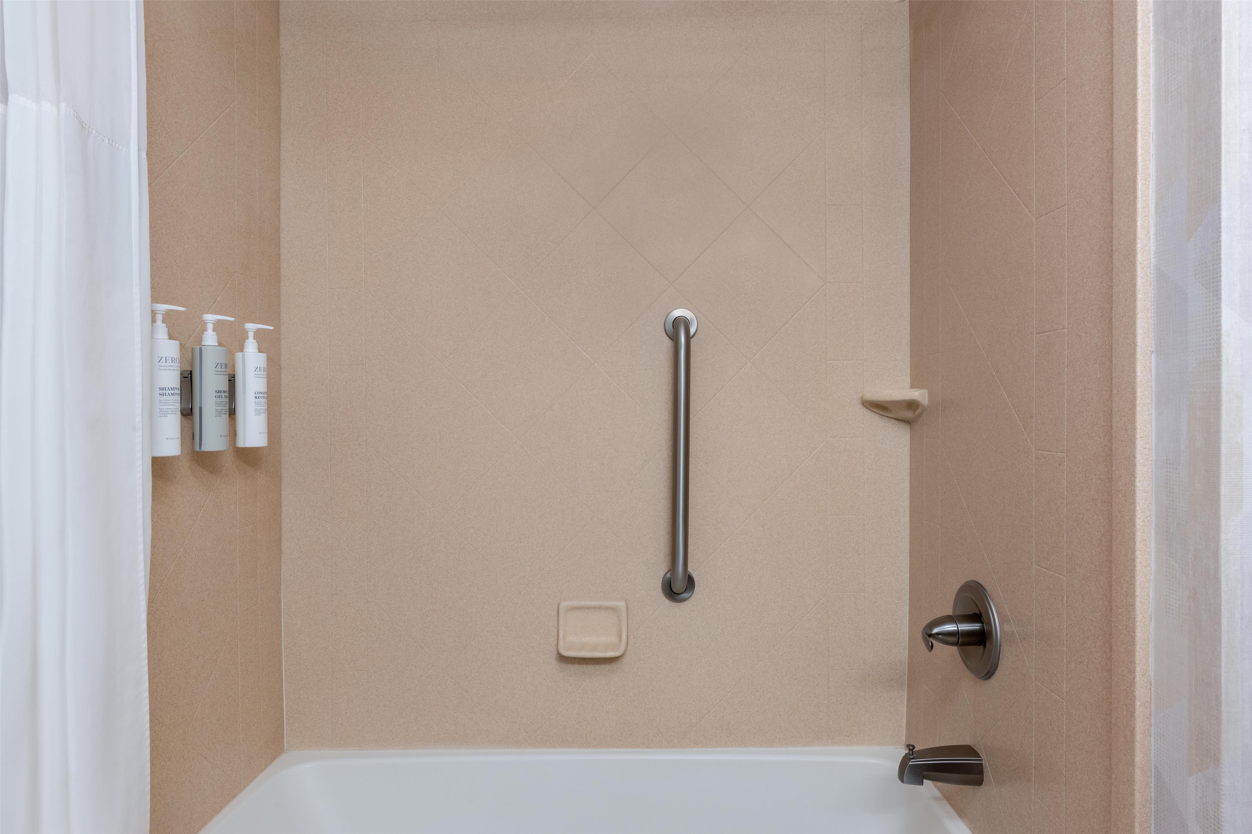 Guest room bath