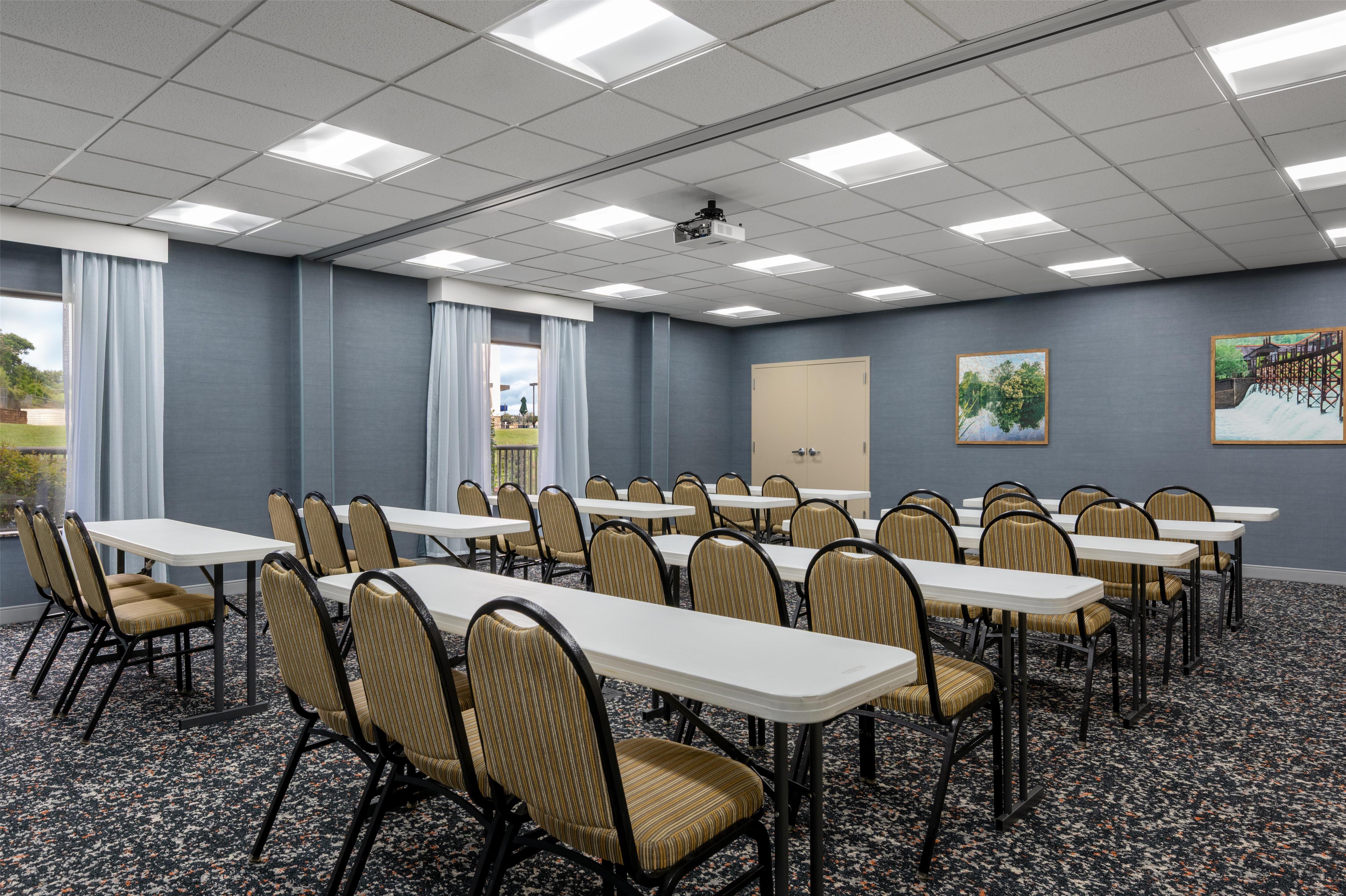 Meeting Room | Hampton Inn & Suites Prattville