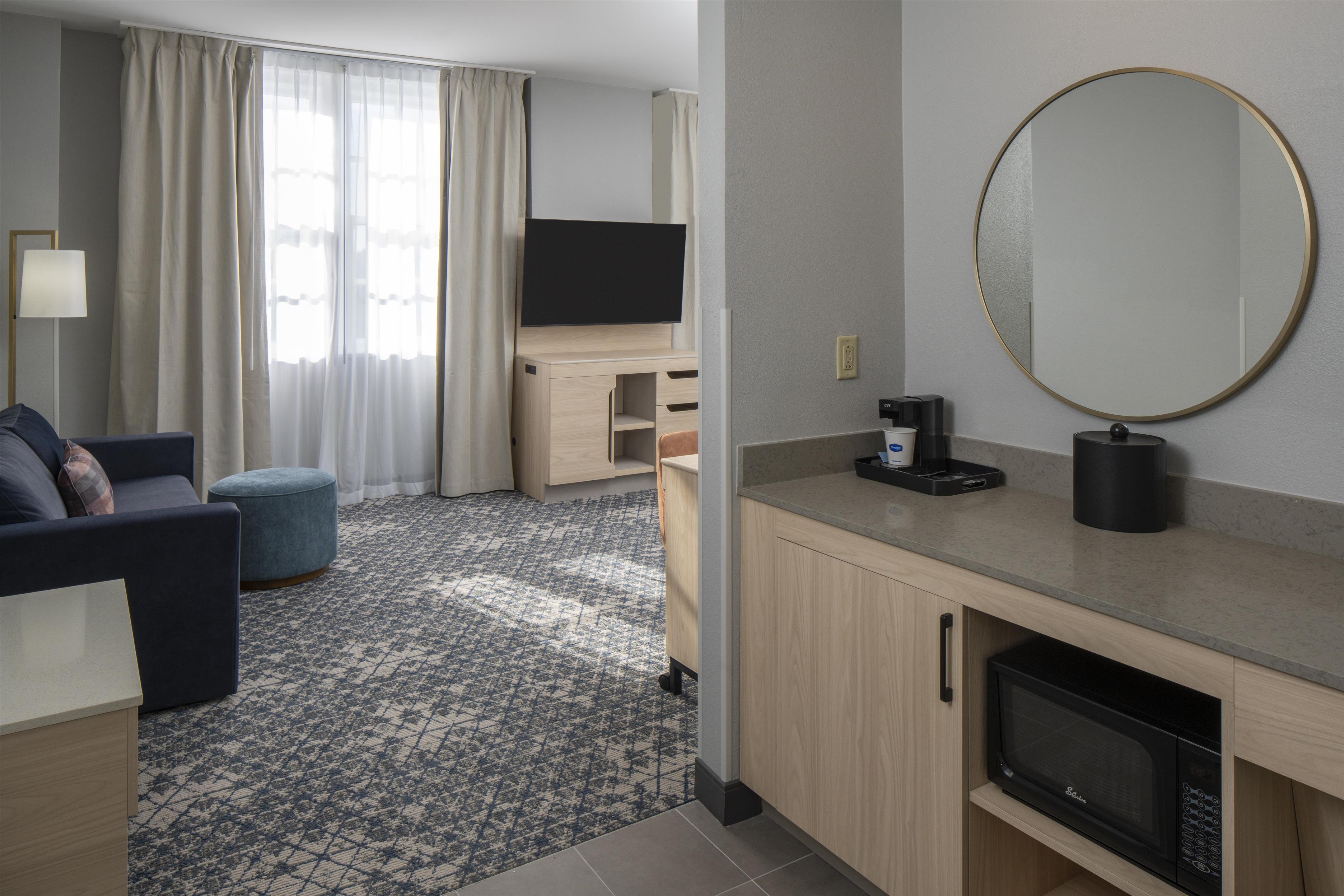 Guest room bath