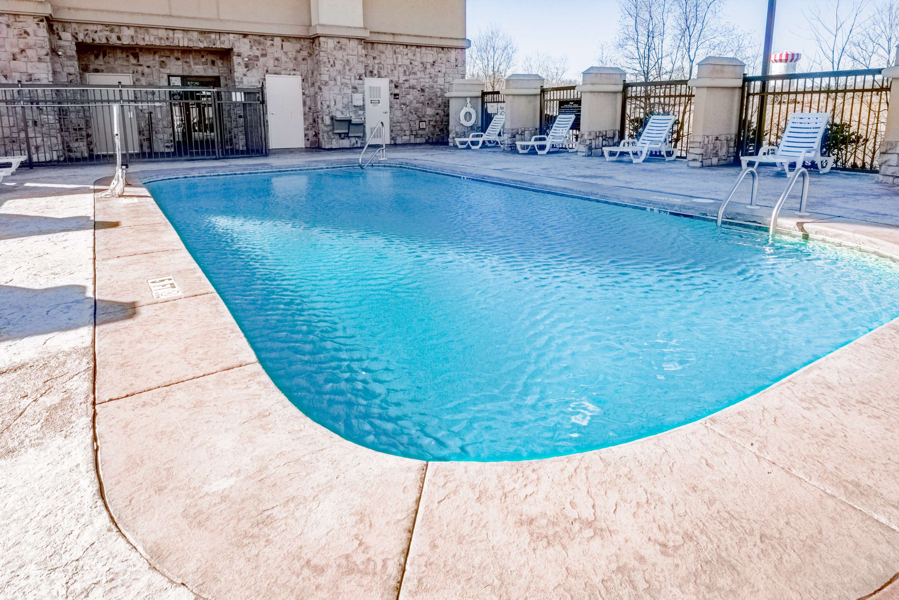 Pool | Hampton Inn Montgomery-South-Airport
