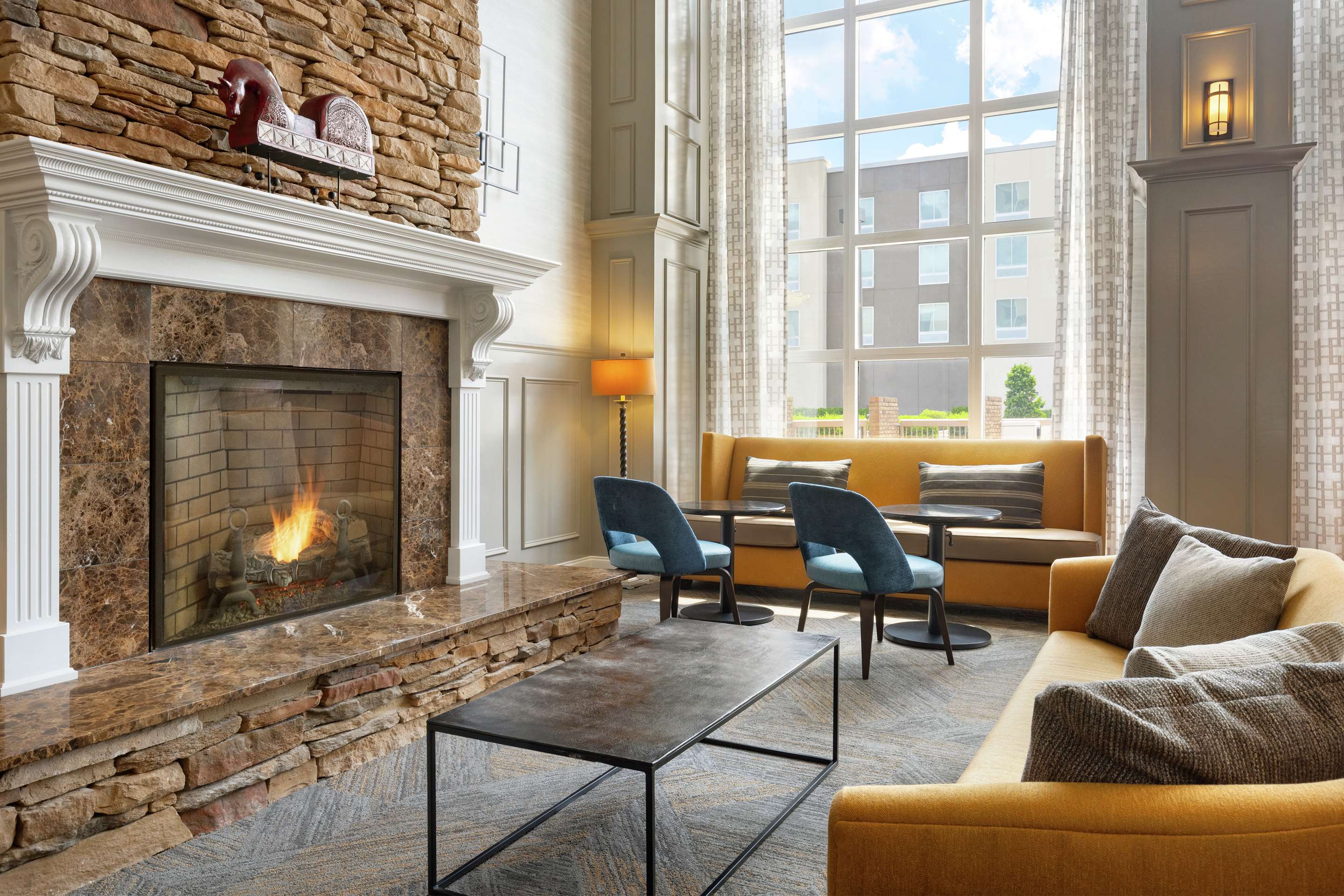 Lobby | Hampton Inn & Suites Montgomery-EastChase
