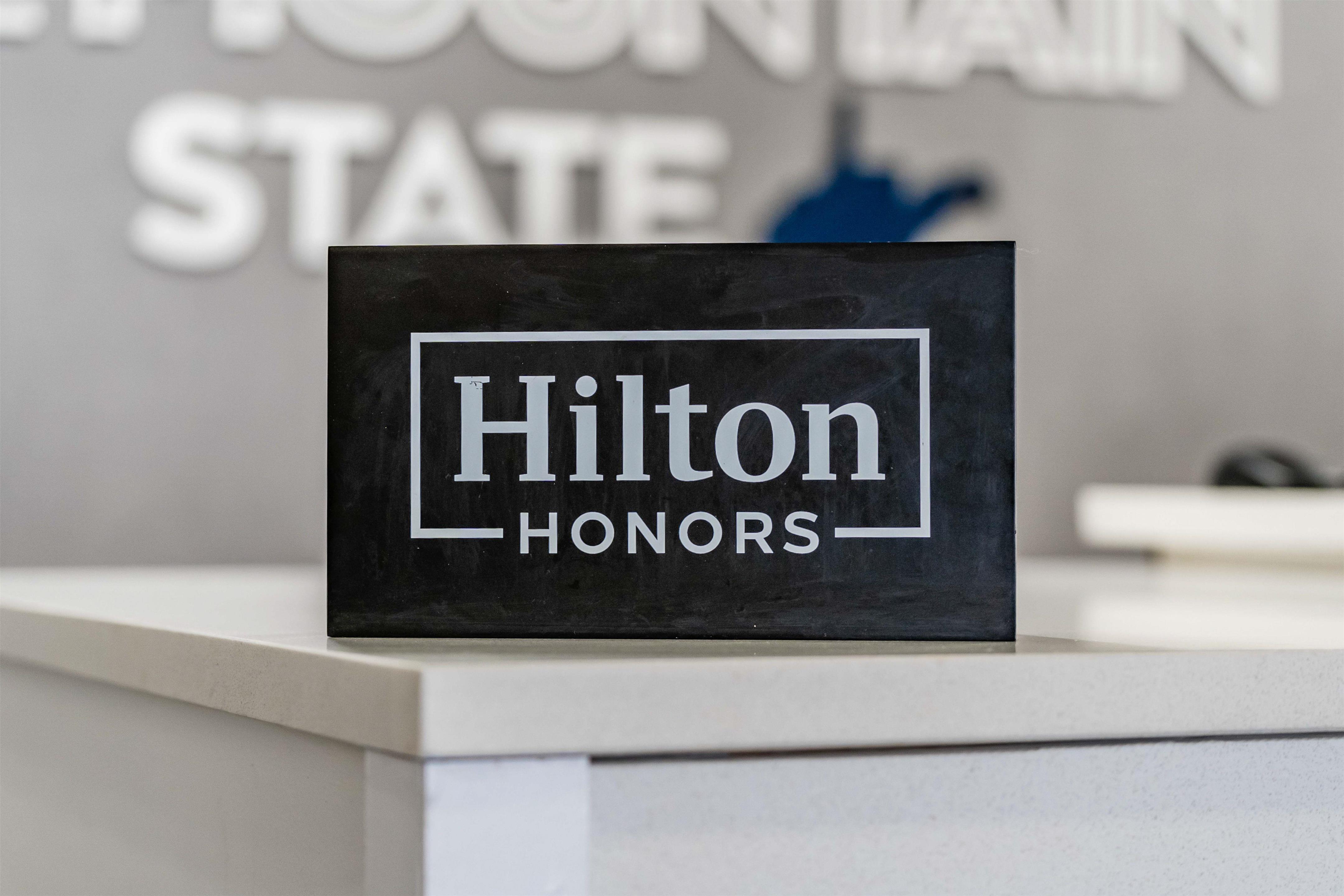 Reception | Hampton Inn Morgantown
