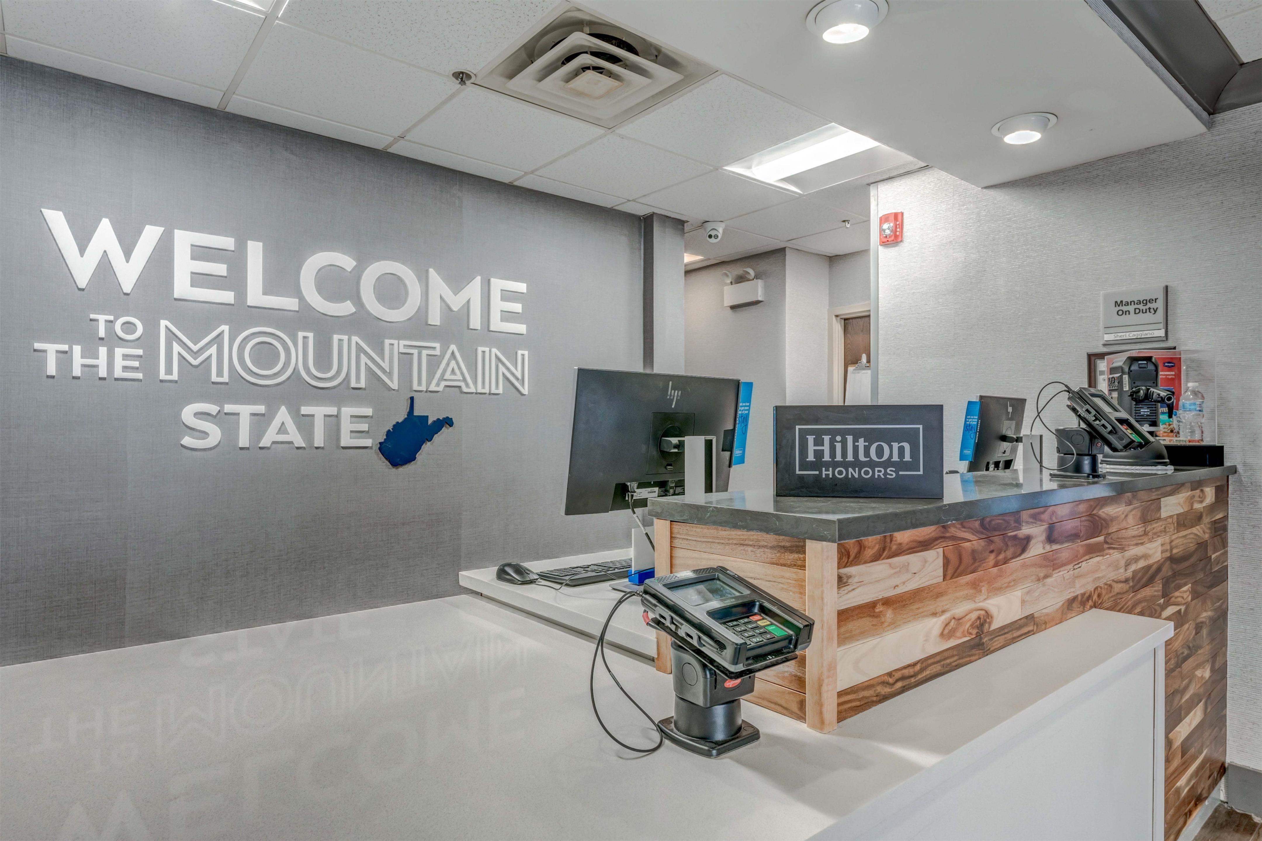 Reception | Hampton Inn Morgantown