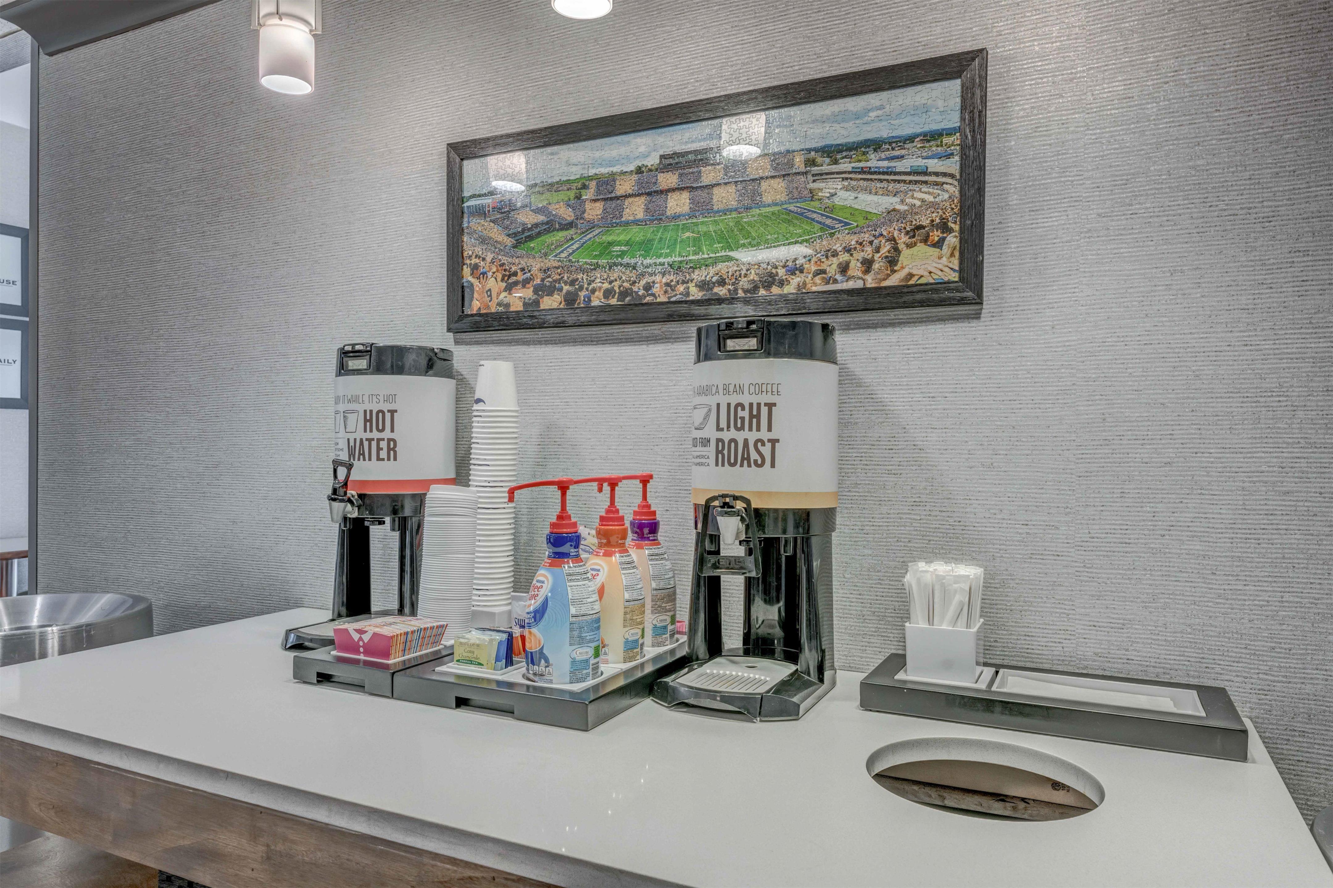 Lobby | Hampton Inn Morgantown