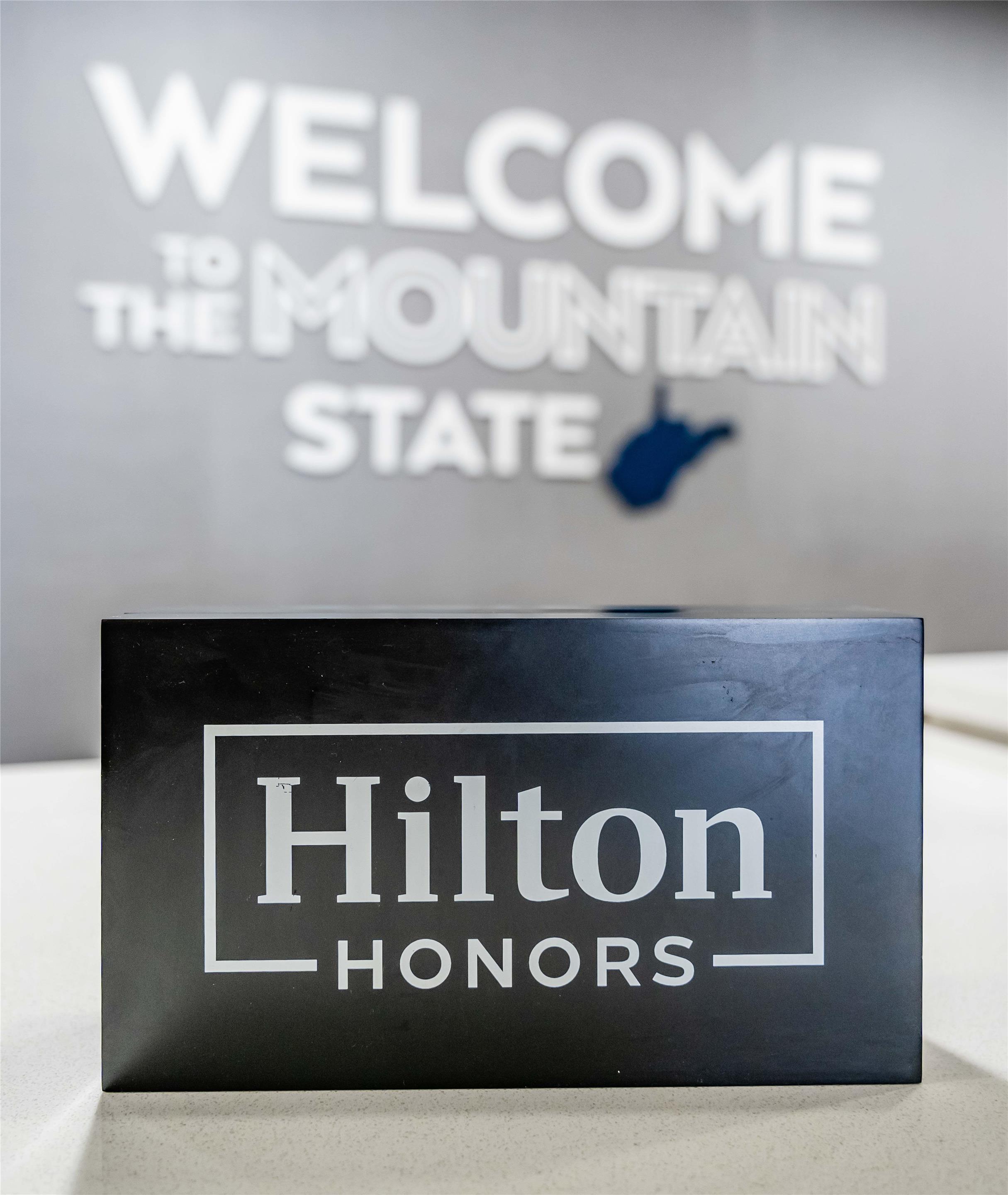 Lobby | Hampton Inn Morgantown