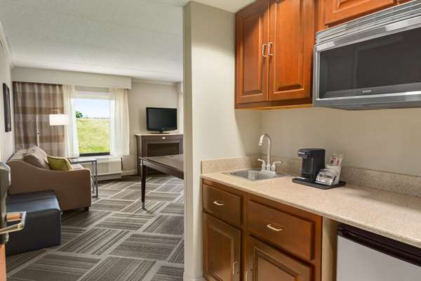  - Hampton Inn & Suites Bedford