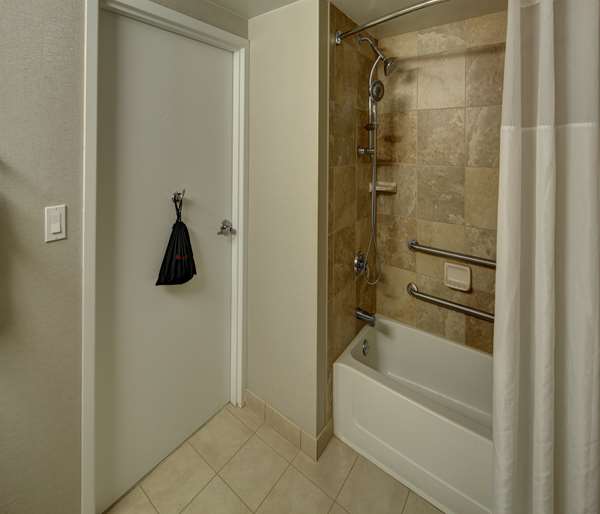  - Hampton Inn Coconut Grove