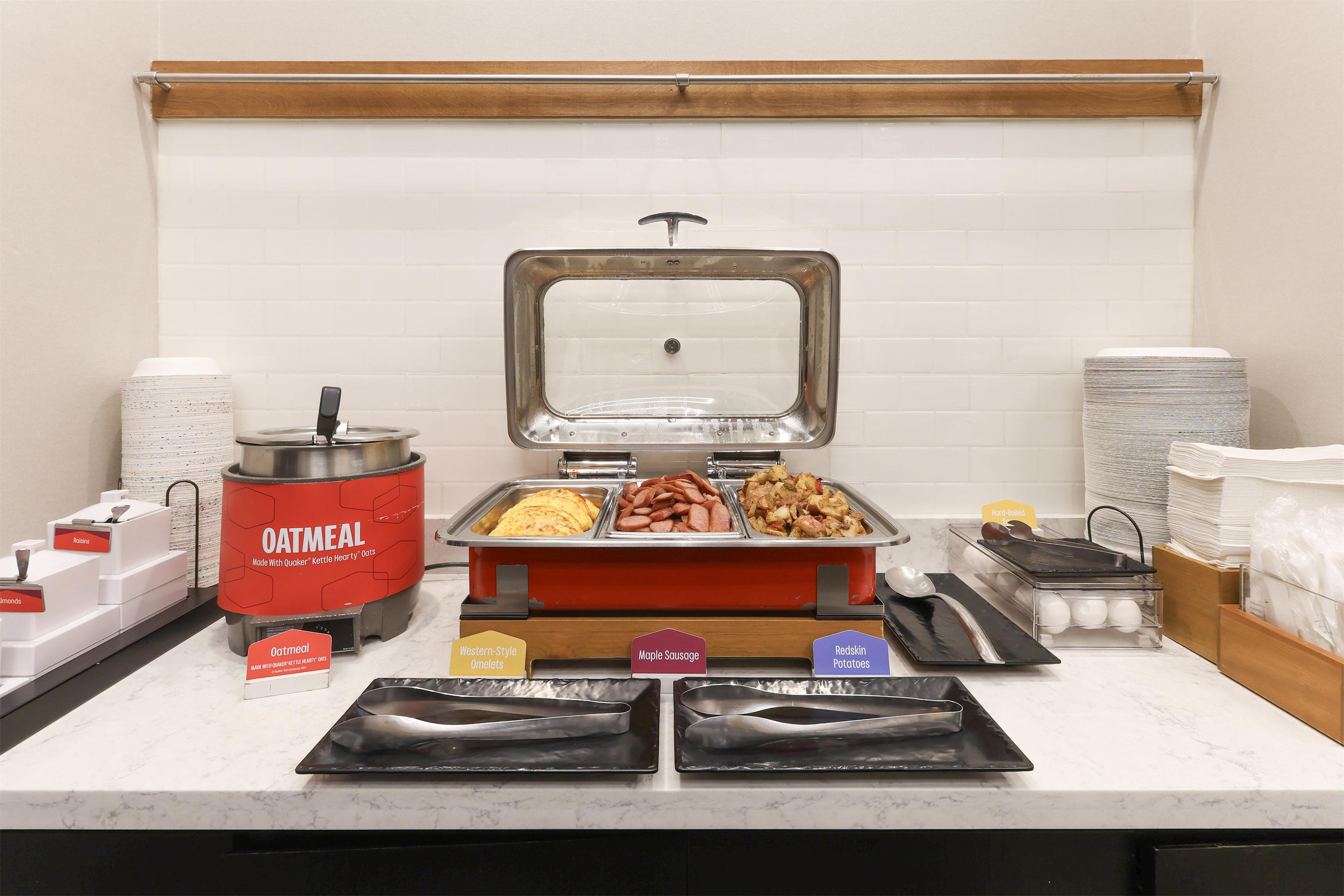 Breakfast Area | Hampton Inn Miami-Coconut Grove/Coral Gables