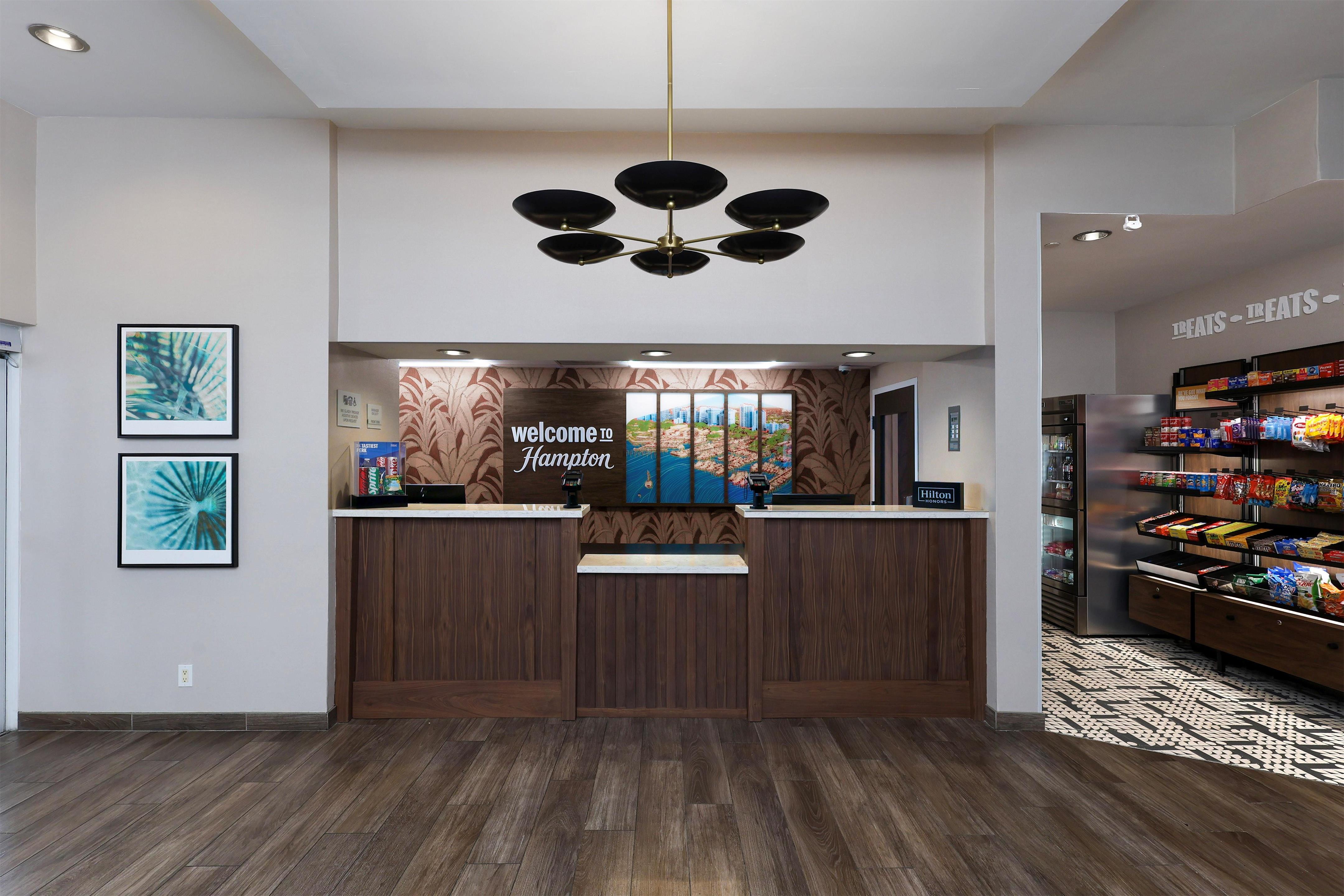 Reception | Hampton Inn Miami-Coconut Grove/Coral Gables