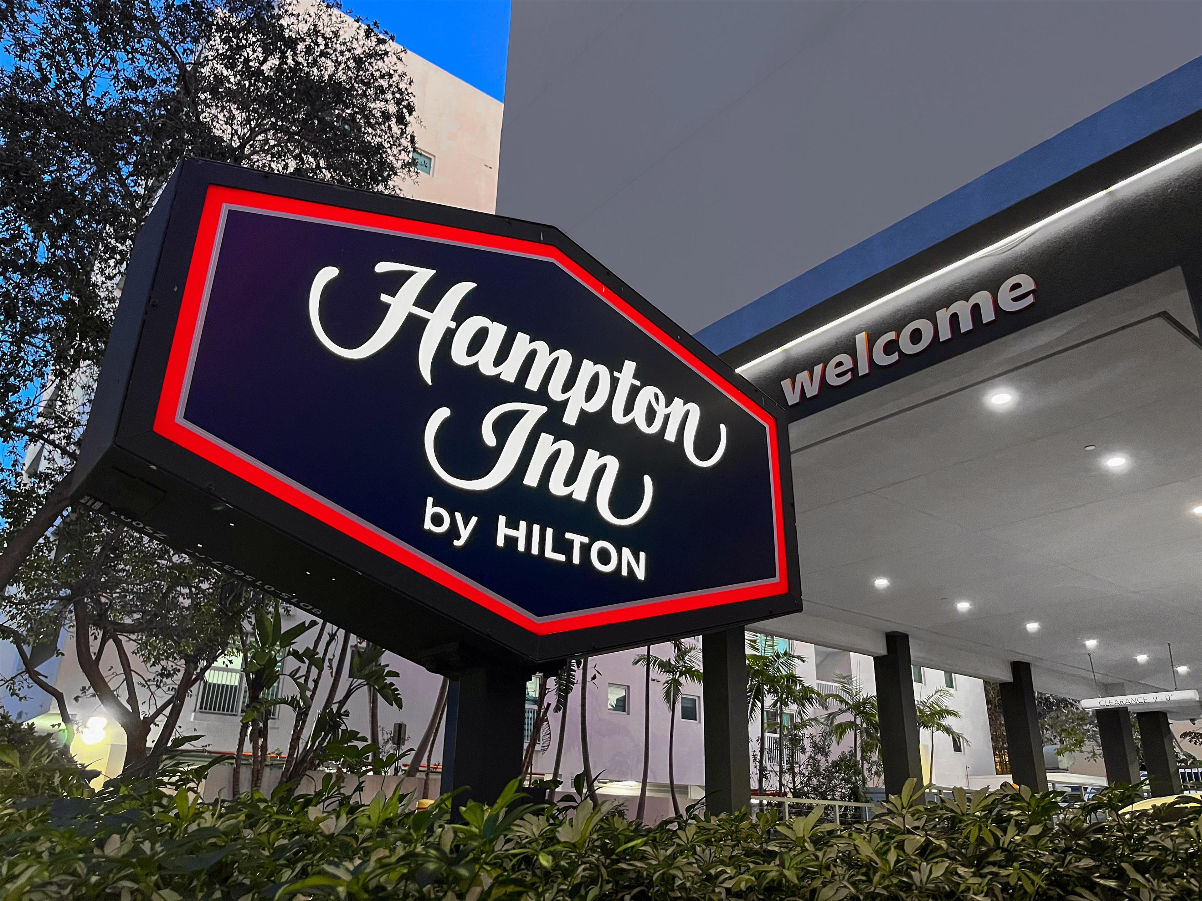 Exterior | Hampton Inn Miami-Coconut Grove/Coral Gables