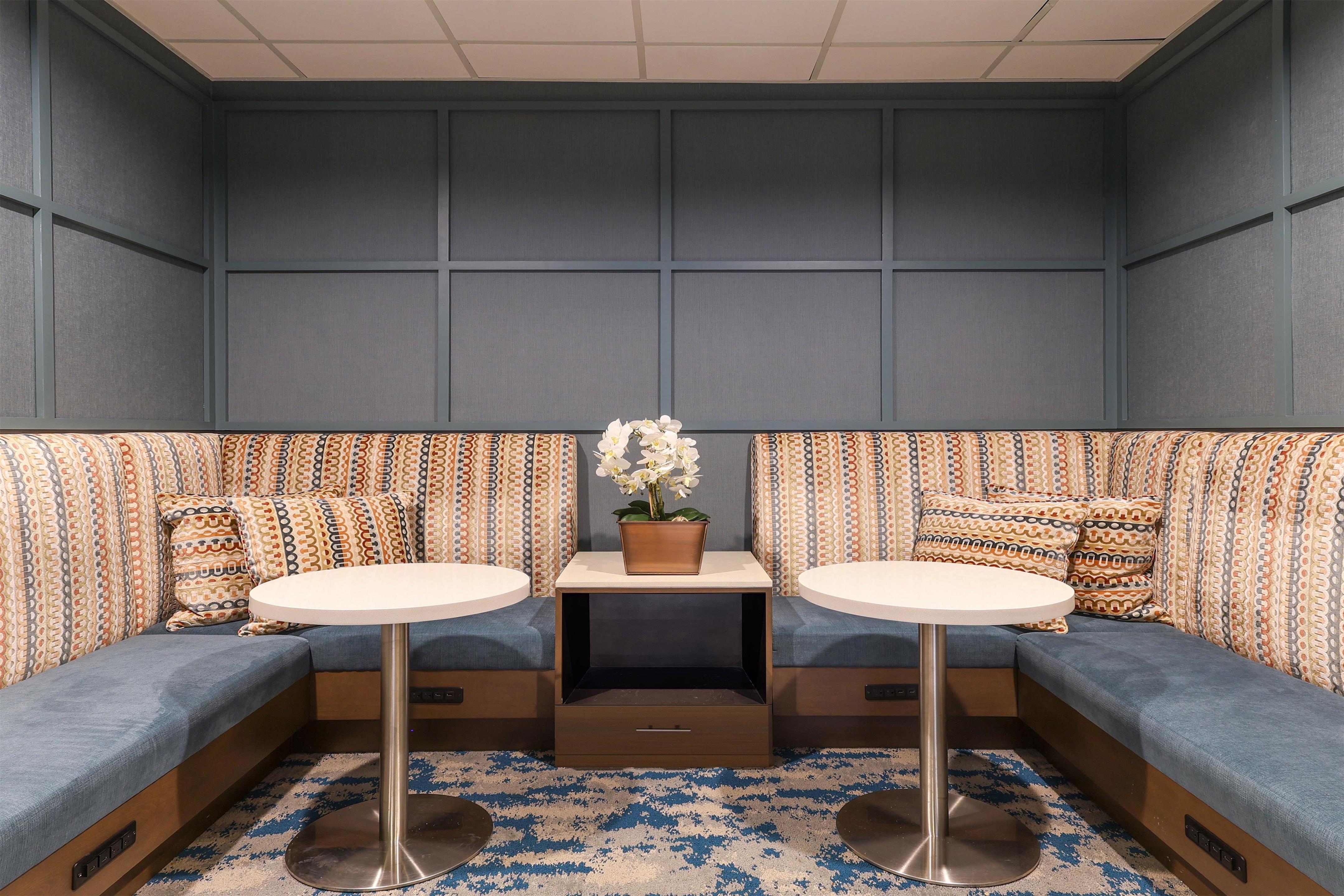 Business Center | Hampton Inn Miami-Coconut Grove/Coral Gables