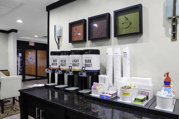 Restaurant - Hampton Inn Dadeland Miami