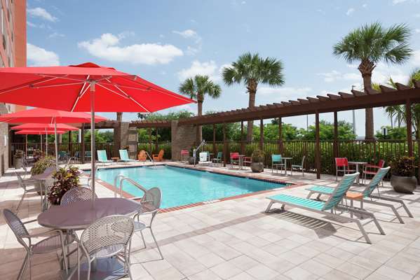 Pool - Home2 Suites by Hilton Florida City - FL Turnpike, Exit 1