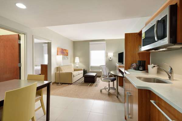  - Home2 Suites by Hilton Florida City - FL Turnpike, Exit 1