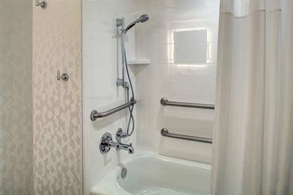  - Hampton Inn & Suites Airport South Miami