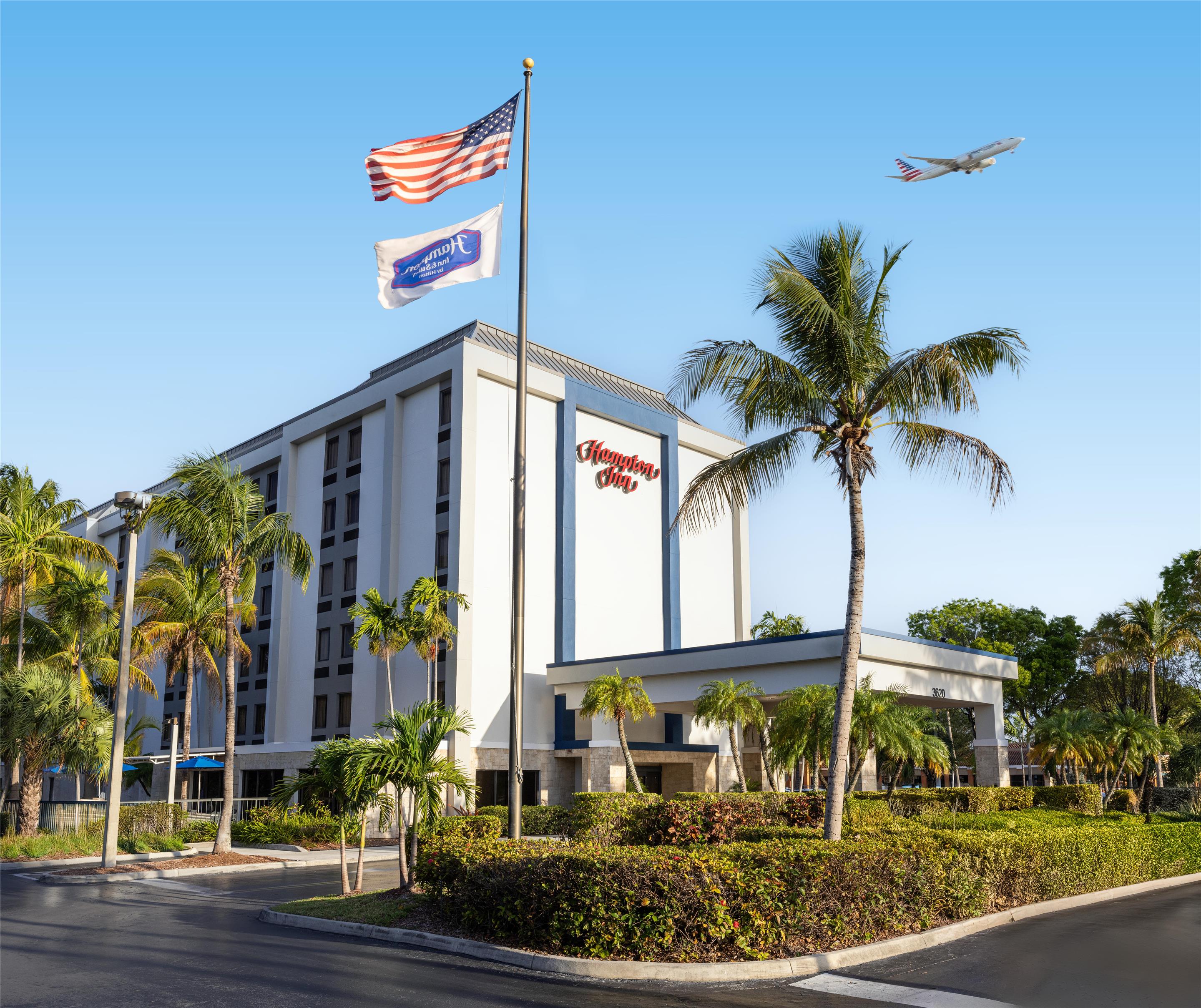 Exterior | Hampton Inn Miami-Airport West